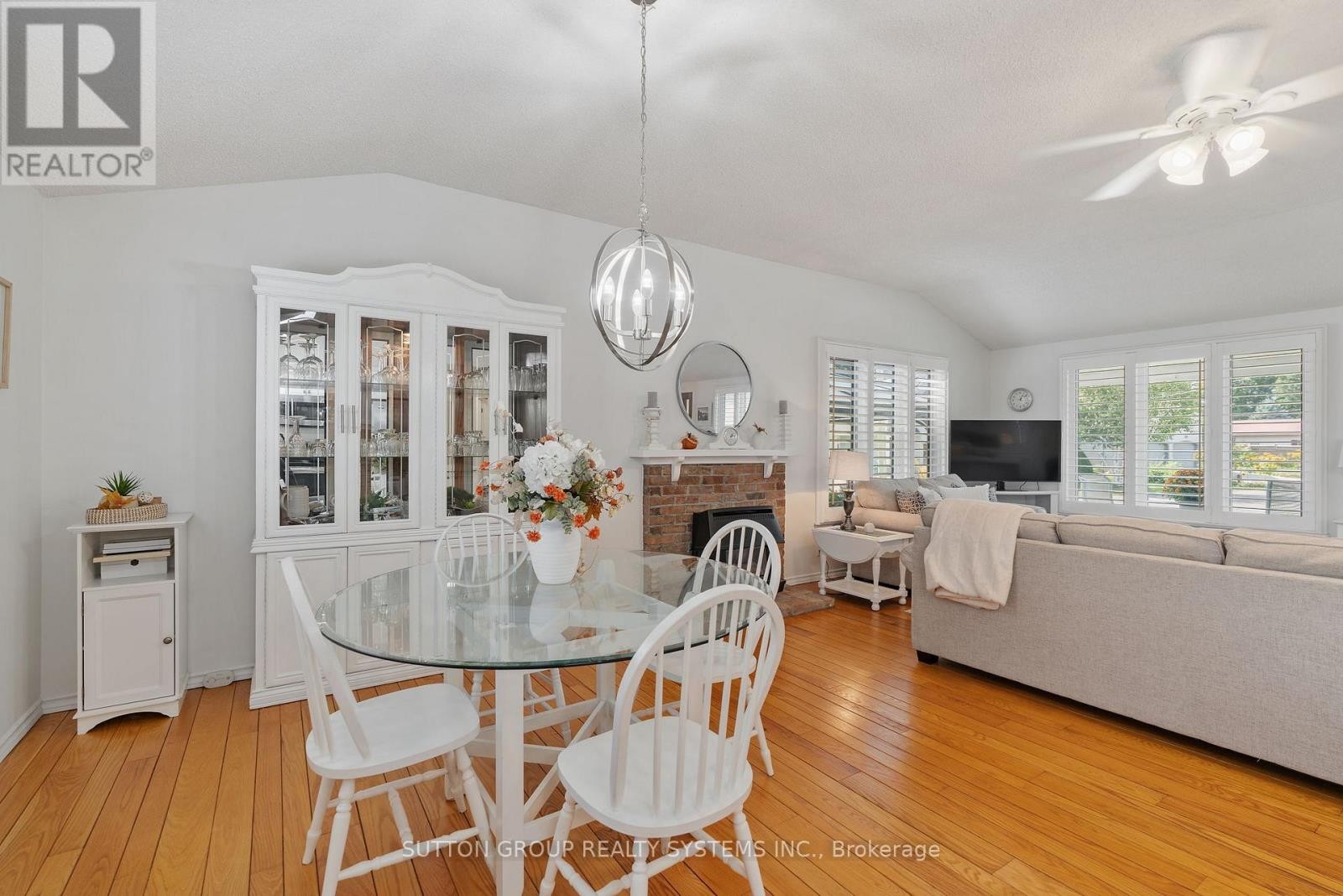 












2031 ERIE STREET

,
Norfolk (Port Dover),




Ontario
L5C1E4

