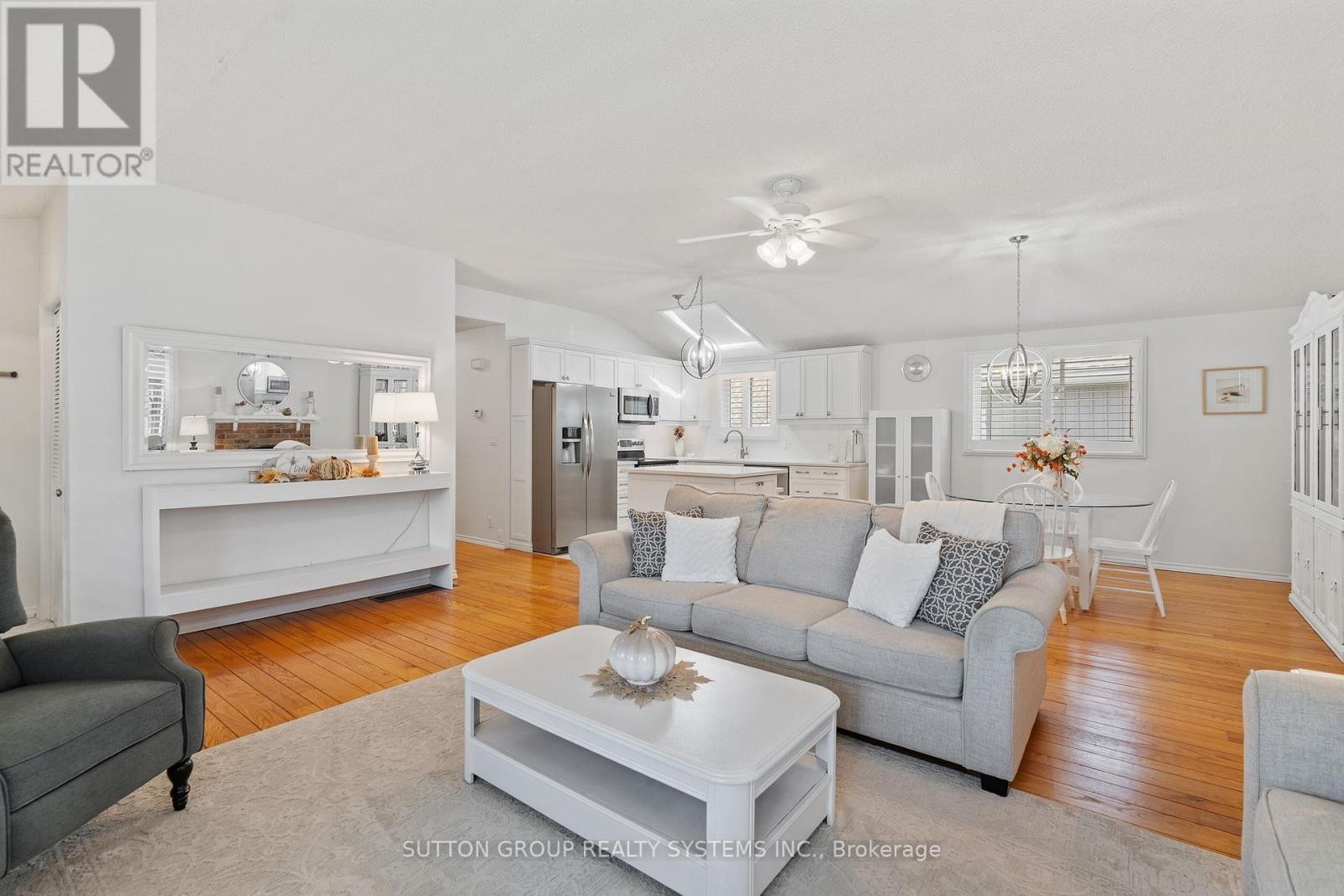 












2031 ERIE STREET

,
Norfolk (Port Dover),




Ontario
L5C1E4

