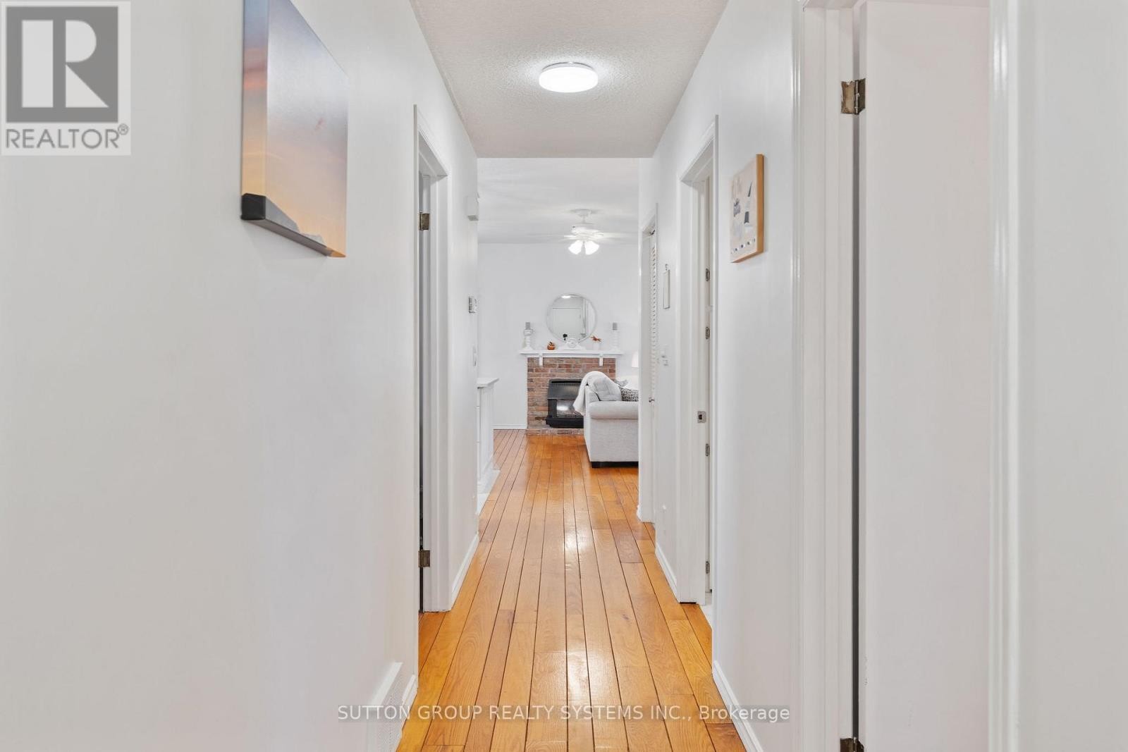 












2031 ERIE STREET

,
Norfolk (Port Dover),




Ontario
L5C1E4

