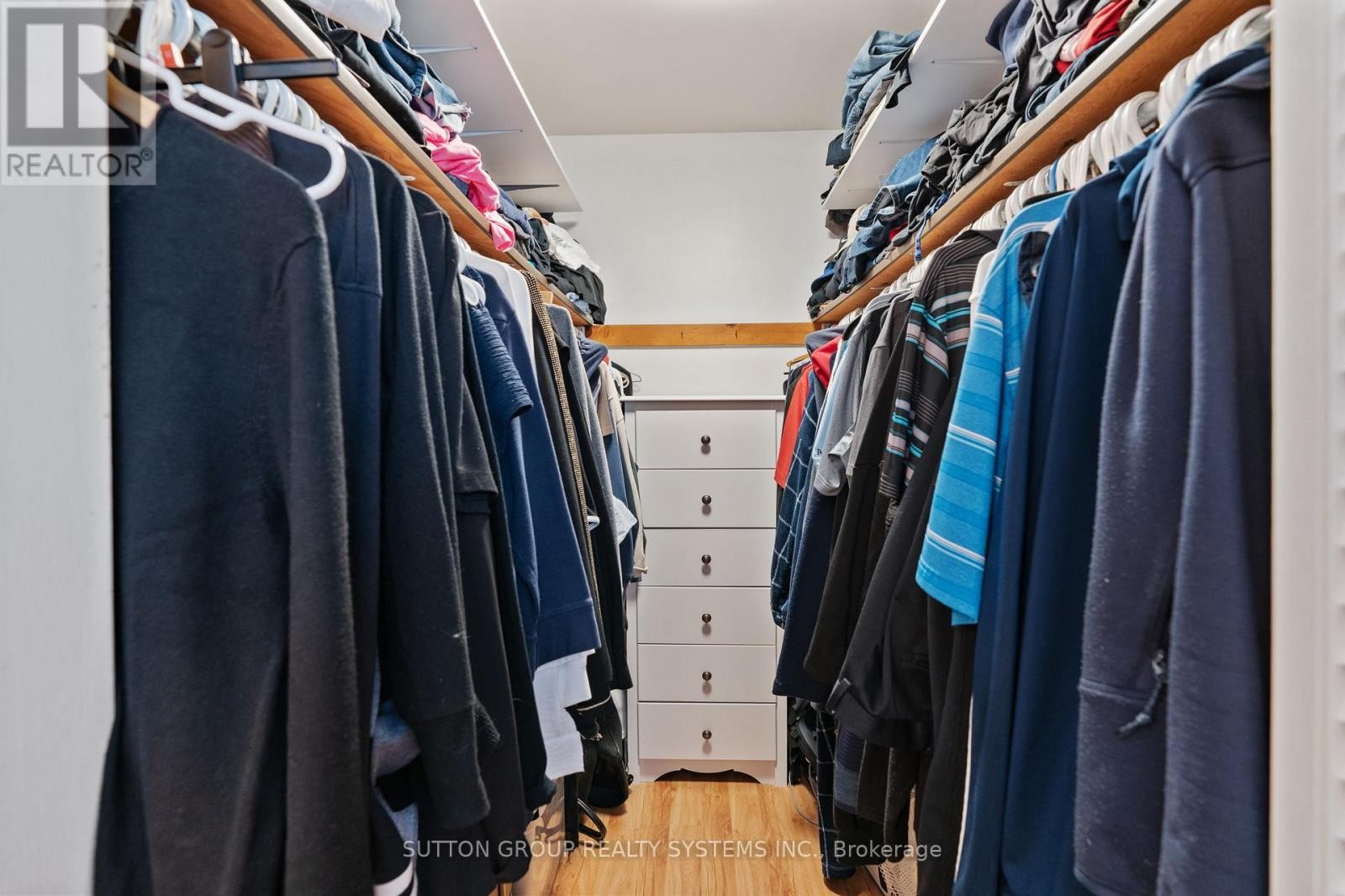 












2031 ERIE STREET

,
Norfolk (Port Dover),




Ontario
L5C1E4

