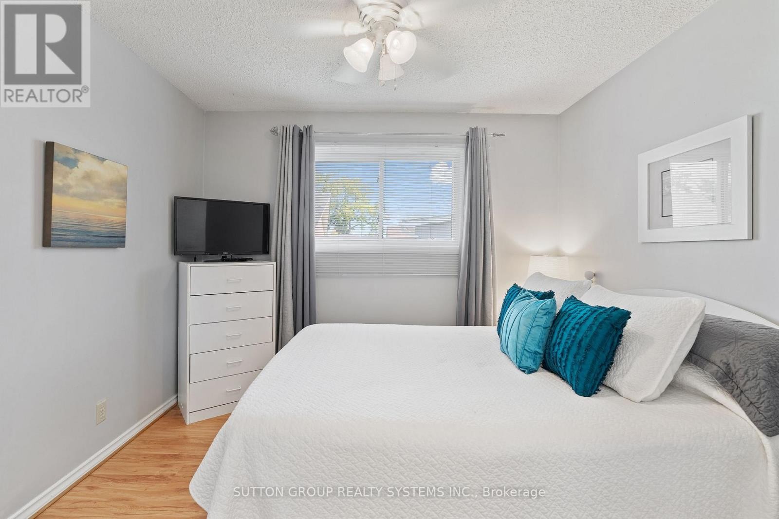 












2031 ERIE STREET

,
Norfolk (Port Dover),




Ontario
L5C1E4

