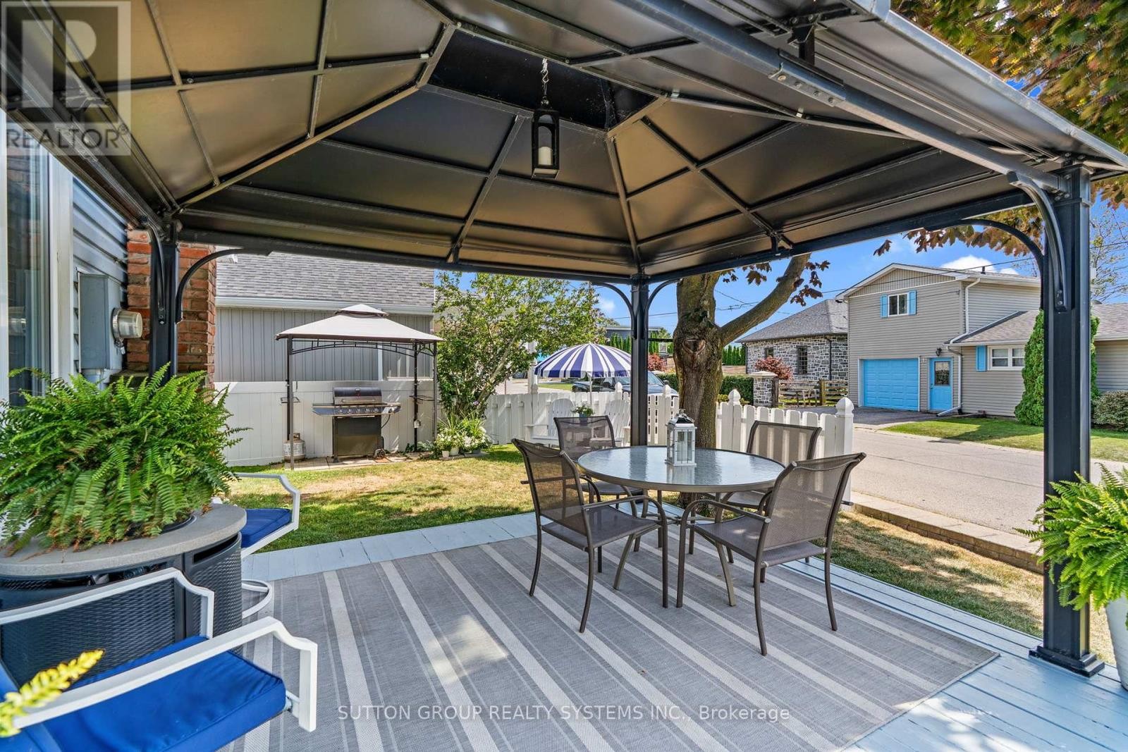 












2031 ERIE STREET

,
Norfolk (Port Dover),




Ontario
L5C1E4

