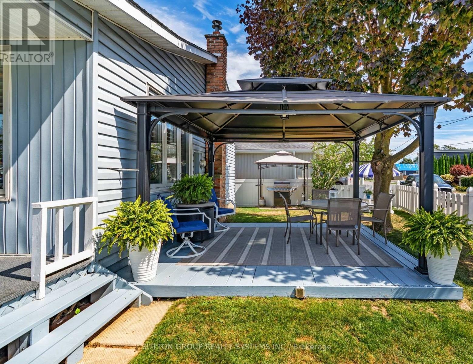 












2031 ERIE STREET

,
Norfolk (Port Dover),




Ontario
L5C1E4

