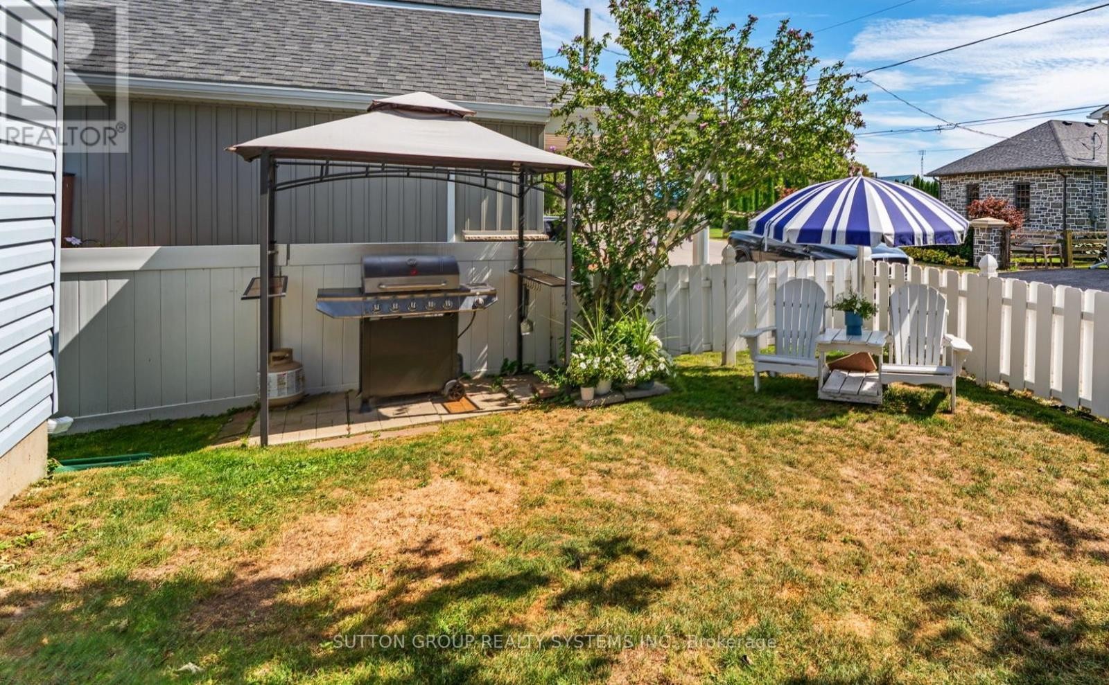 












2031 ERIE STREET

,
Norfolk (Port Dover),




Ontario
L5C1E4

