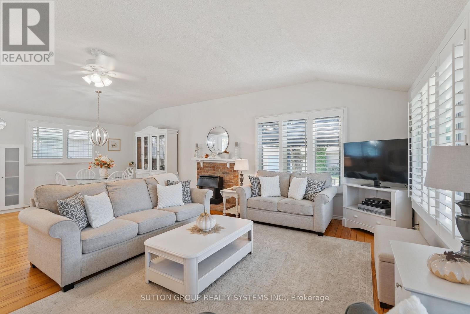 












2031 ERIE STREET

,
Norfolk (Port Dover),




Ontario
L5C1E4

