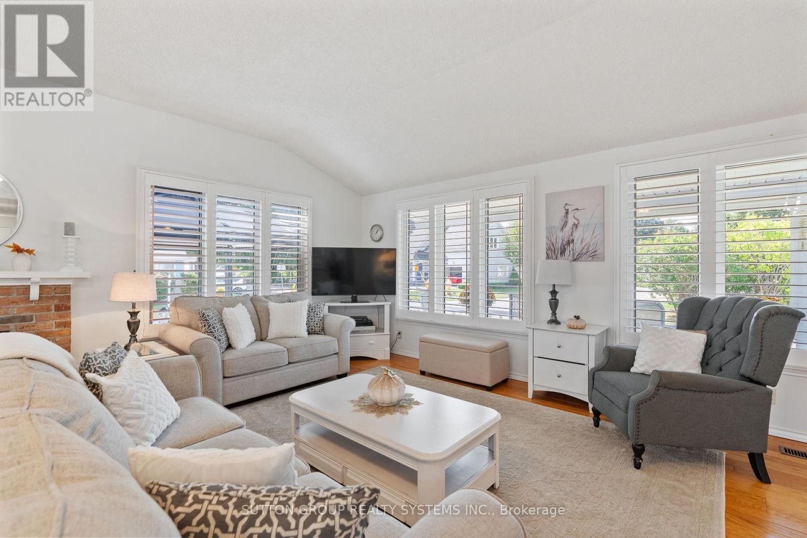 












2031 ERIE STREET

,
Norfolk (Port Dover),




Ontario
L5C1E4

