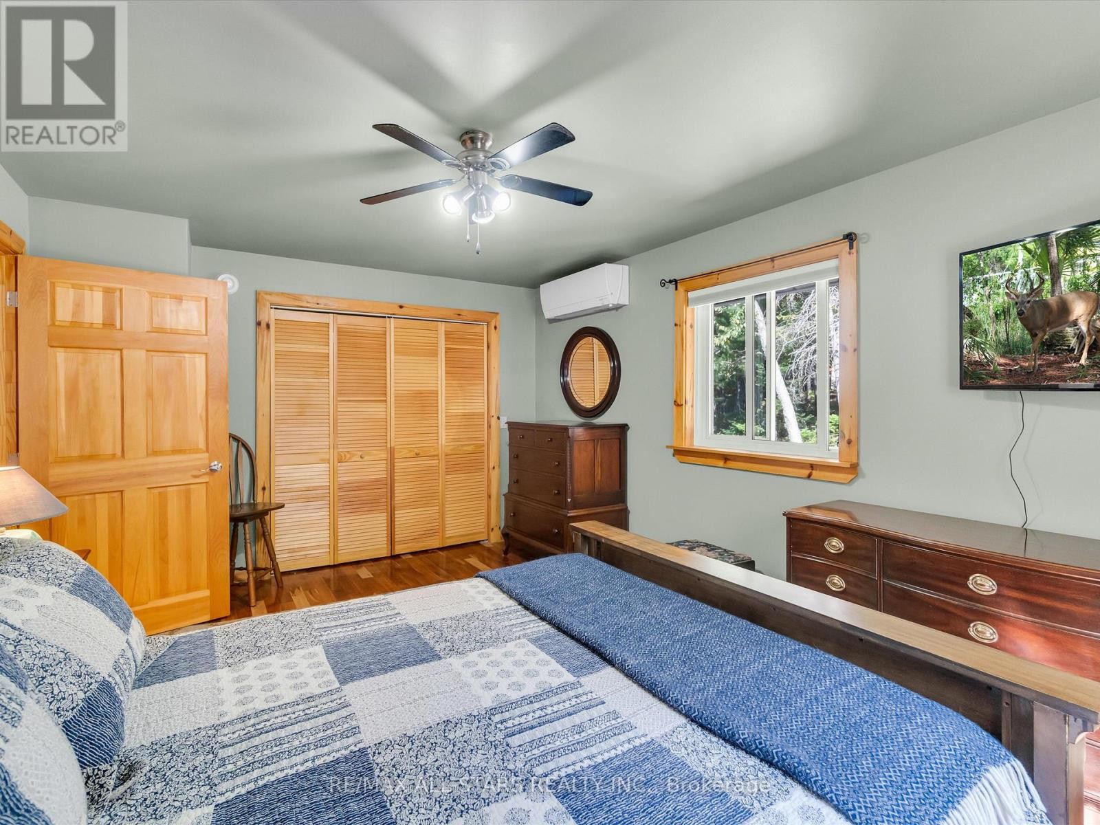 












1435 FALKENBURG ROAD

,
Muskoka Lakes (Monck (Muskoka Lakes)),




Ontario
P1L1X4

