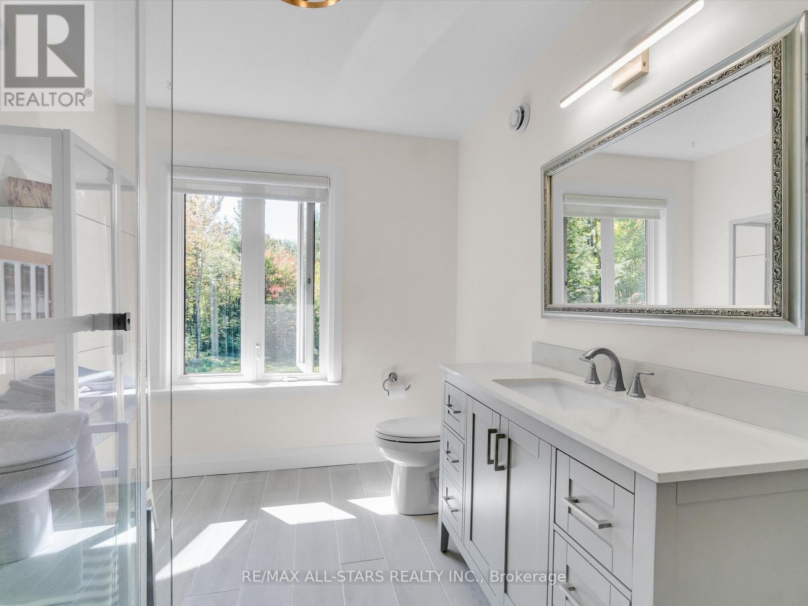 












1435 FALKENBURG ROAD

,
Muskoka Lakes (Monck (Muskoka Lakes)),




Ontario
P1L1X4

