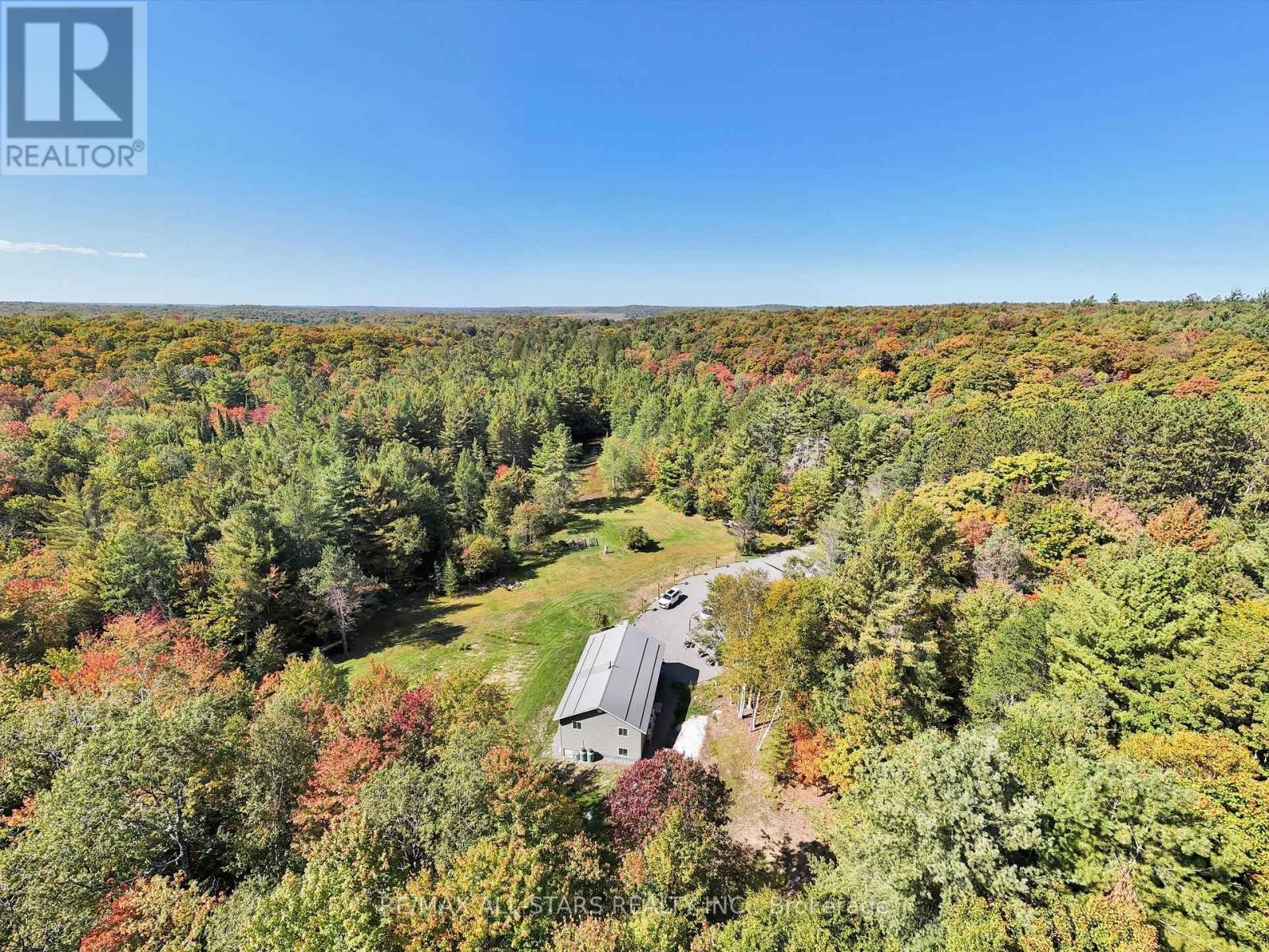 












1435 FALKENBURG ROAD

,
Muskoka Lakes (Monck (Muskoka Lakes)),




Ontario
P1L1X4

