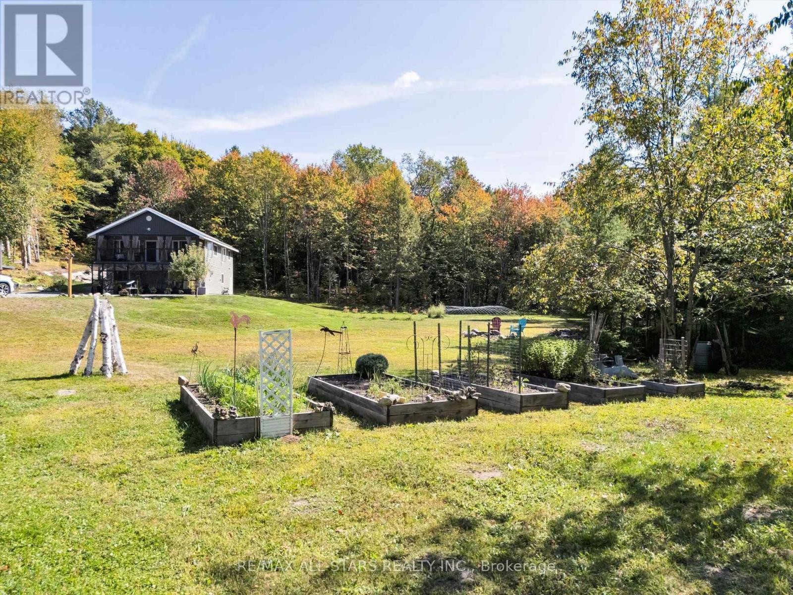 












1435 FALKENBURG ROAD

,
Muskoka Lakes (Monck (Muskoka Lakes)),




Ontario
P1L1X4

