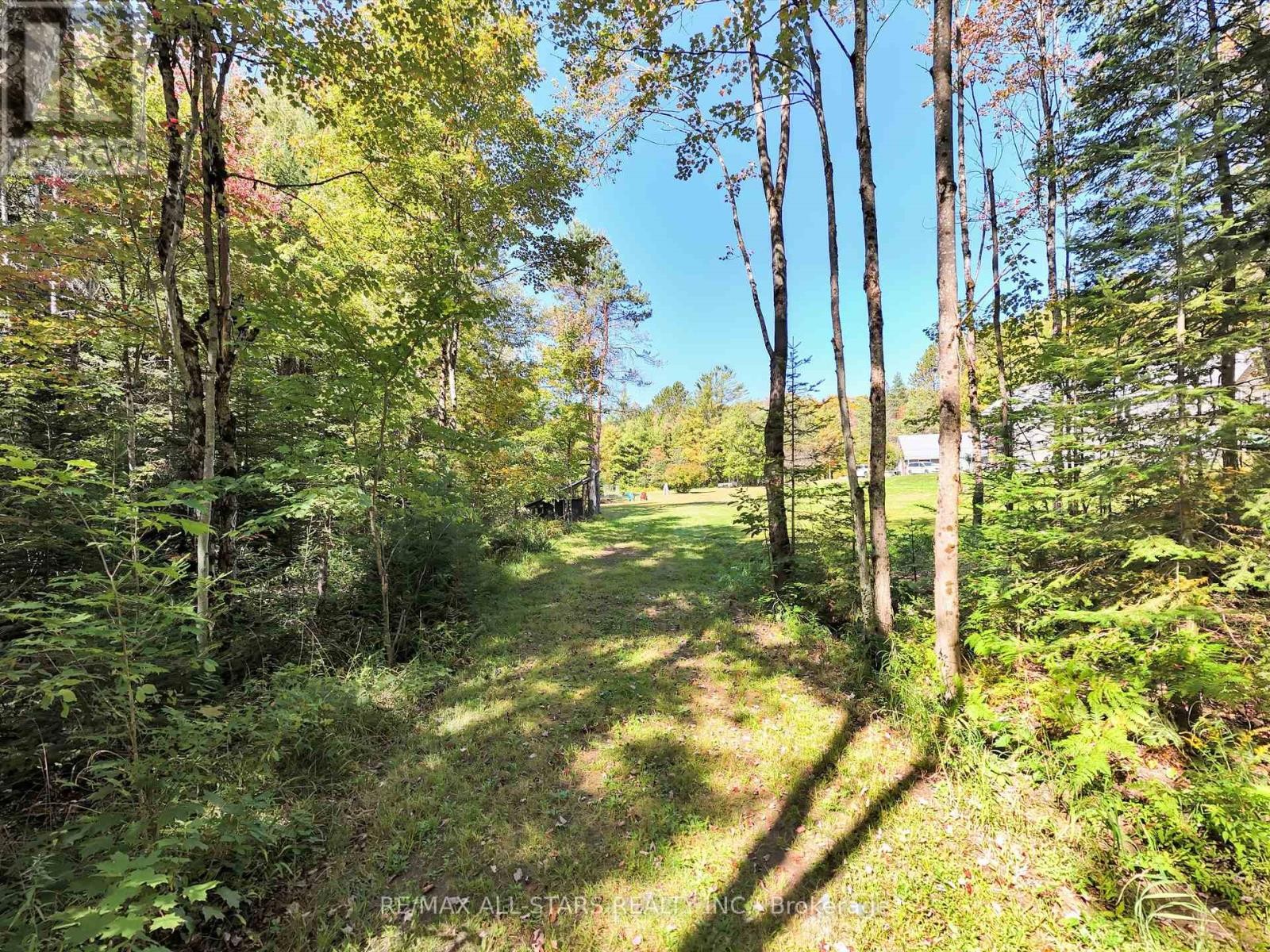 












1435 FALKENBURG ROAD

,
Muskoka Lakes (Monck (Muskoka Lakes)),




Ontario
P1L1X4

