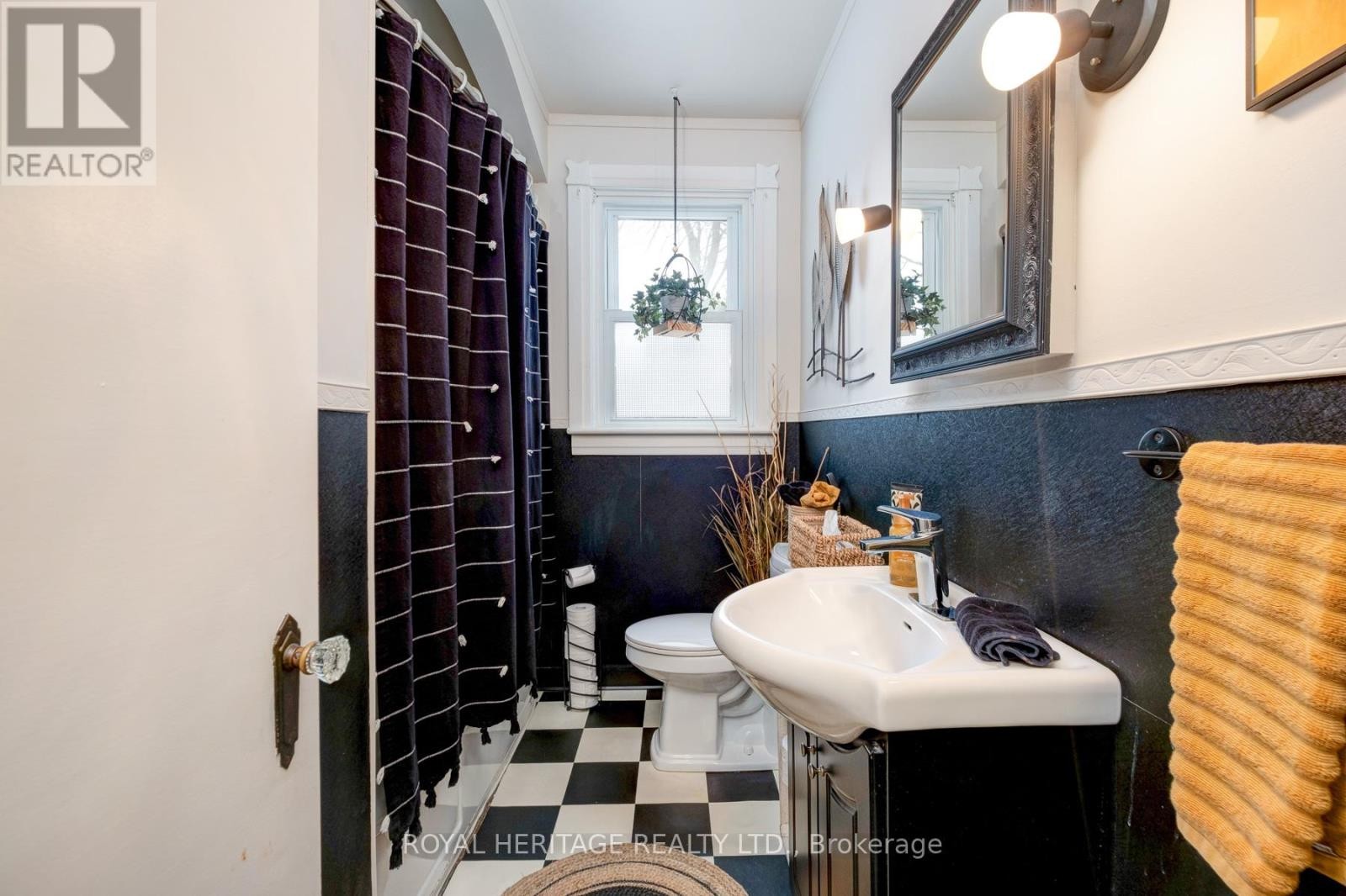 












12 PLATT STREET W

,
Brighton,




Ontario
K0K1H0

