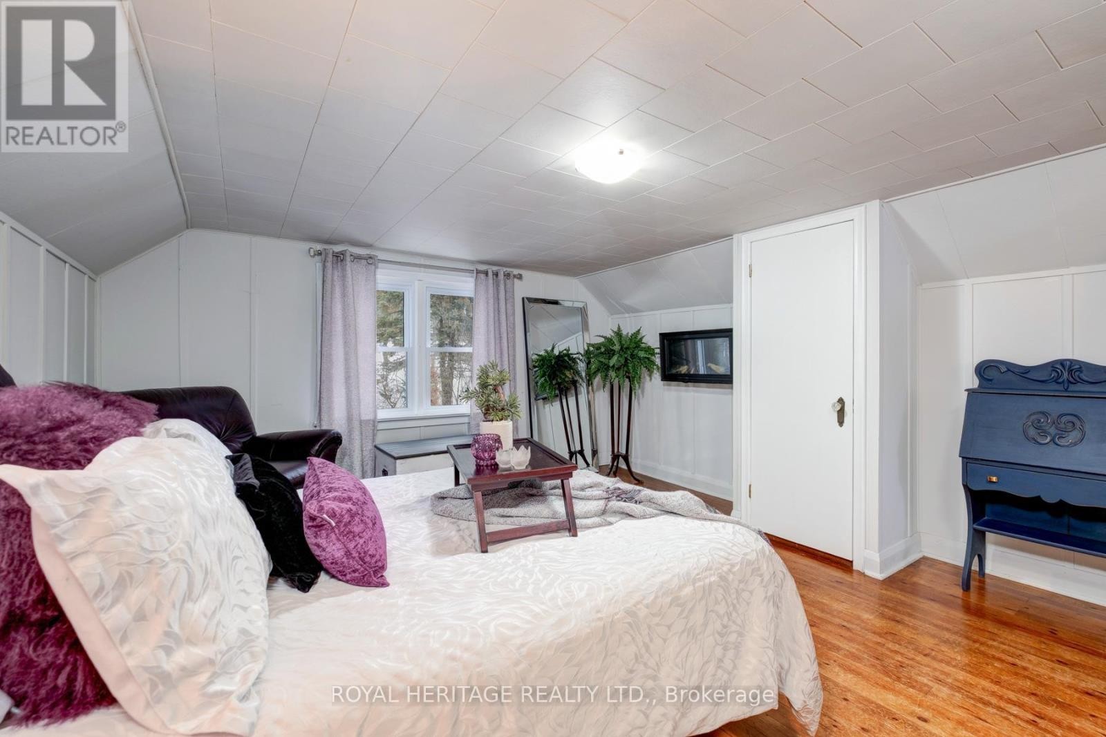 












12 PLATT STREET W

,
Brighton,




Ontario
K0K1H0

