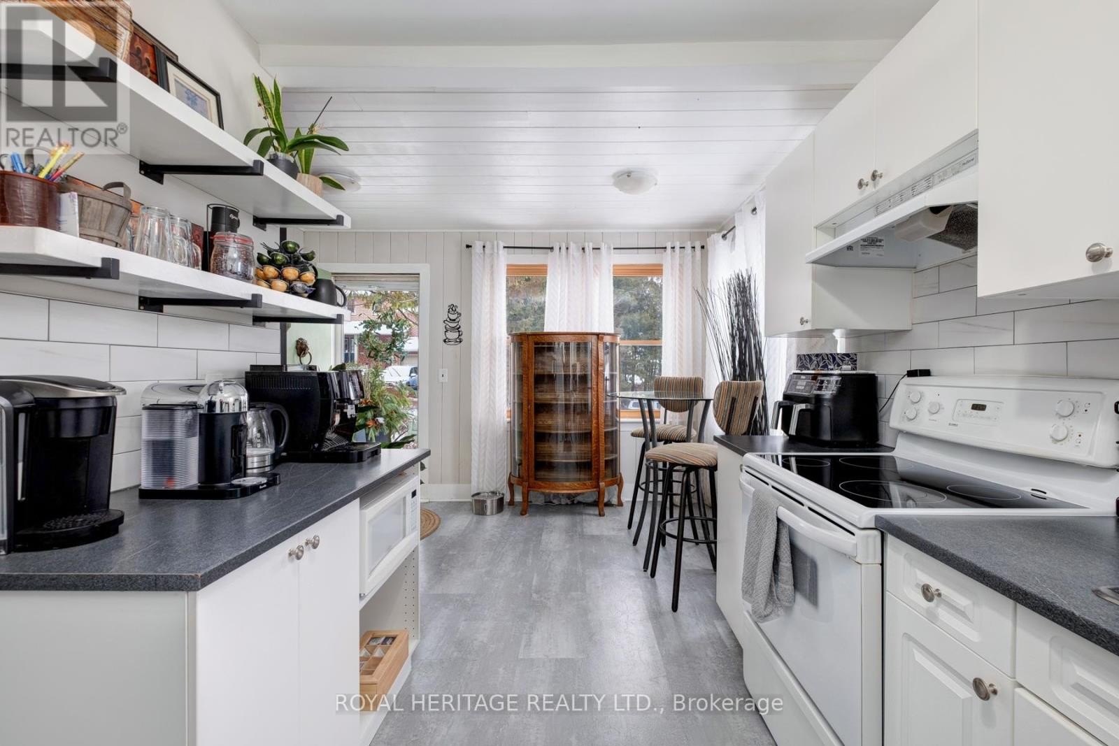 












12 PLATT STREET W

,
Brighton,




Ontario
K0K1H0

