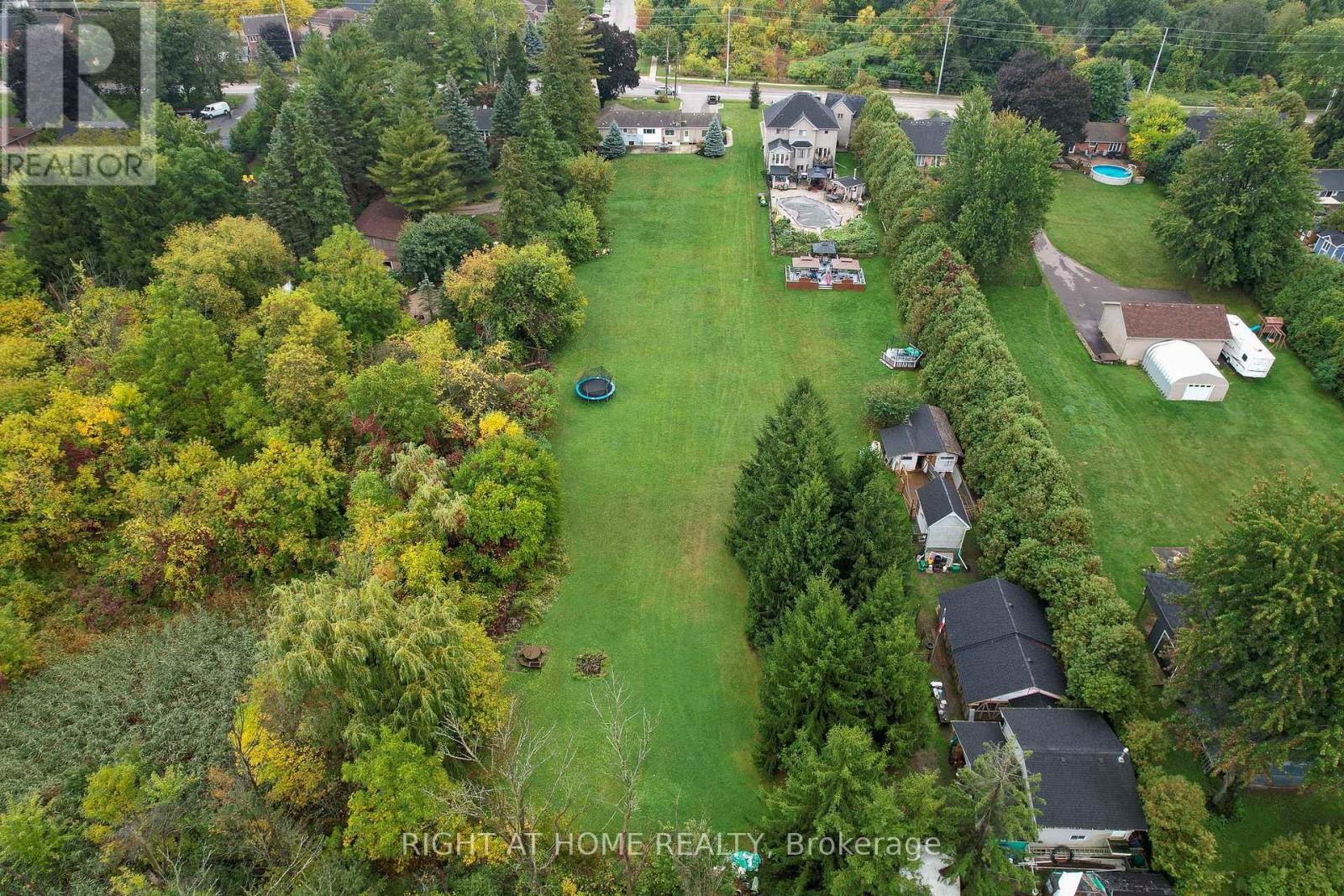 












435 PARKSIDE DRIVE

,
Hamilton (Waterdown),




Ontario
L8B0Y6

