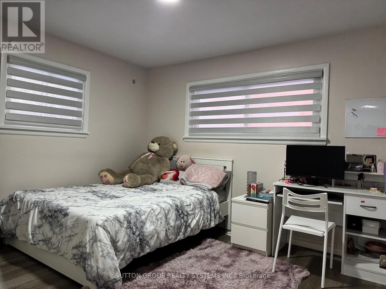 












1338 ROYAL DRIVE

,
Peterborough (Northcrest Ward 5),




Ontario
K9H6R8

