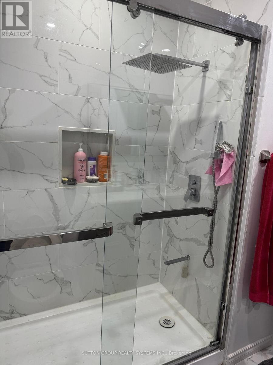 












1338 ROYAL DRIVE

,
Peterborough (Northcrest Ward 5),




Ontario
K9H6R8

