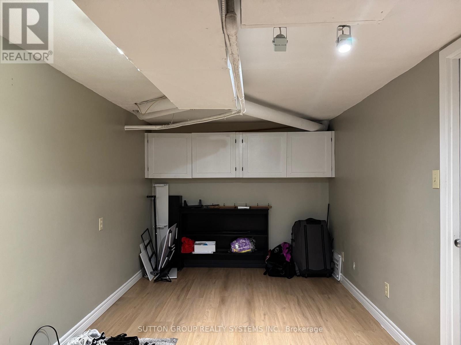 












1338 ROYAL DRIVE

,
Peterborough (Northcrest Ward 5),




Ontario
K9H6R8

