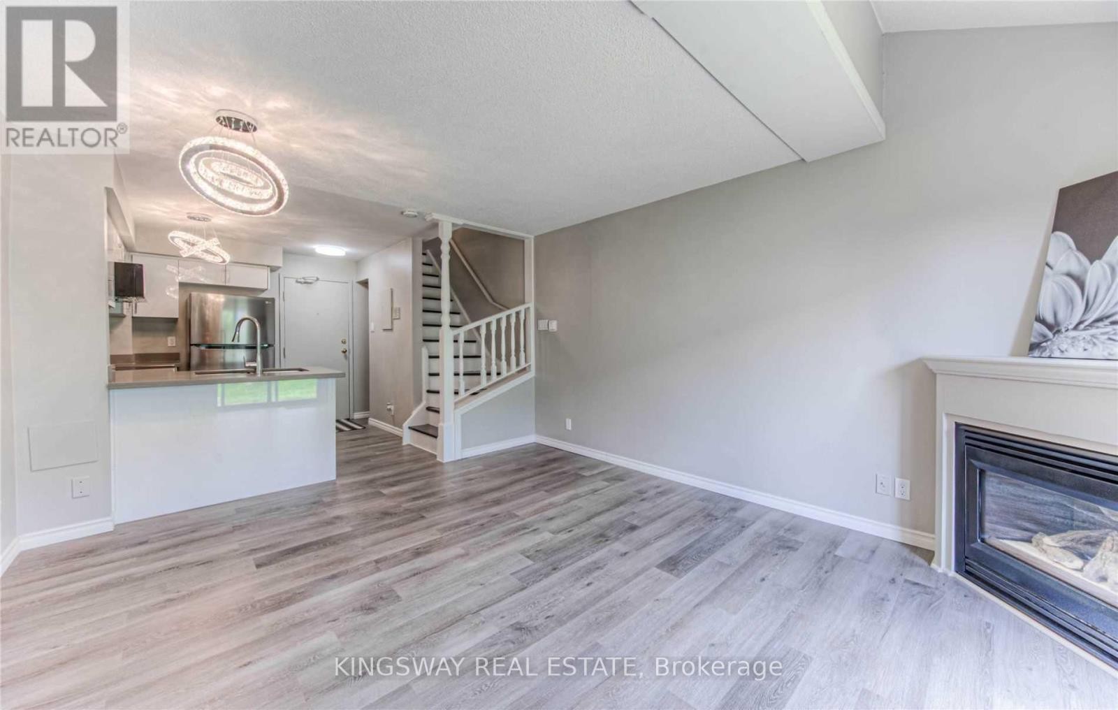 












55 - 67 VALLEYVIEW ROAD

,
Kitchener,




Ontario
N2E3J1

