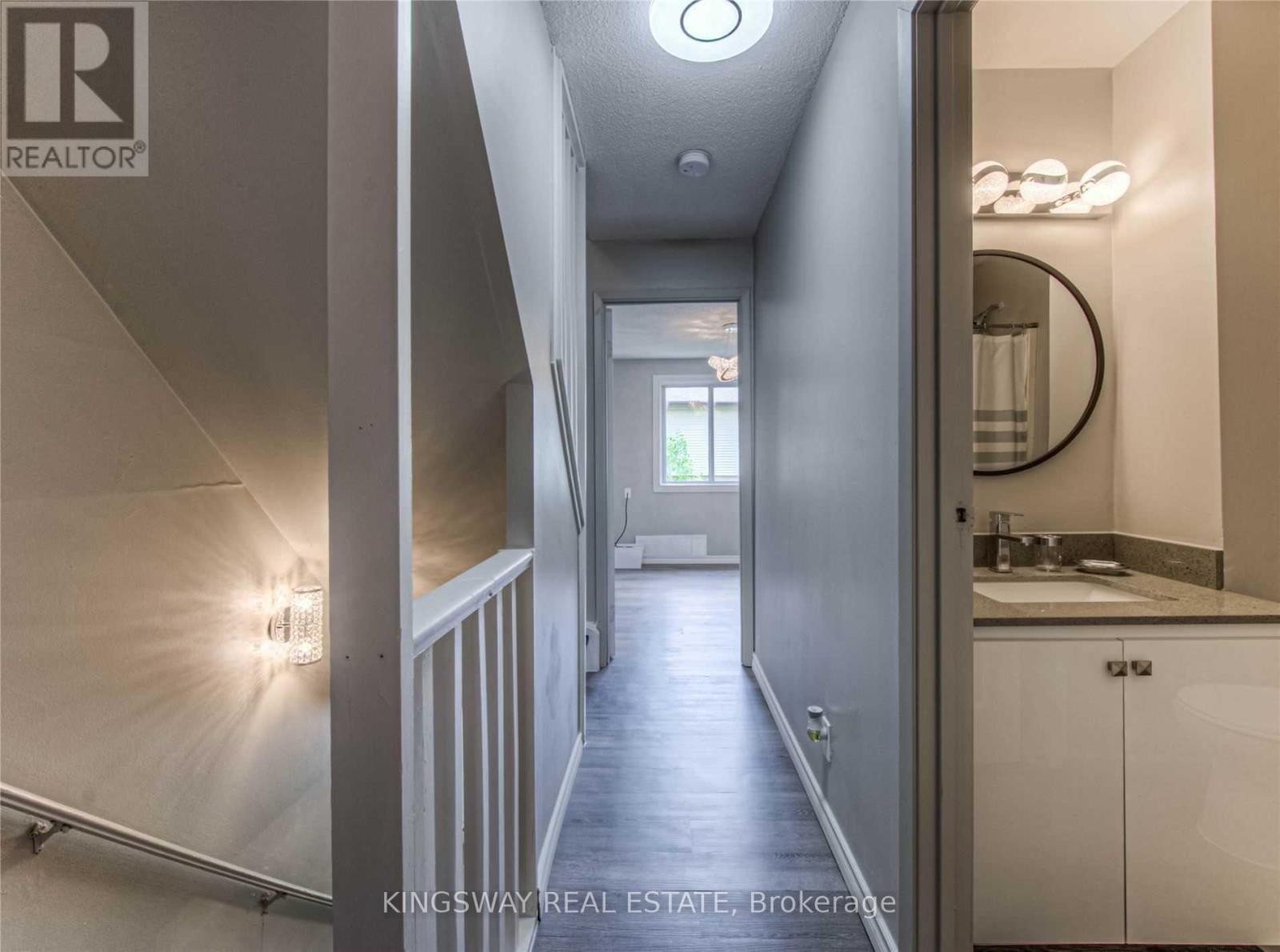 












55 - 67 VALLEYVIEW ROAD

,
Kitchener,




Ontario
N2E3J1

