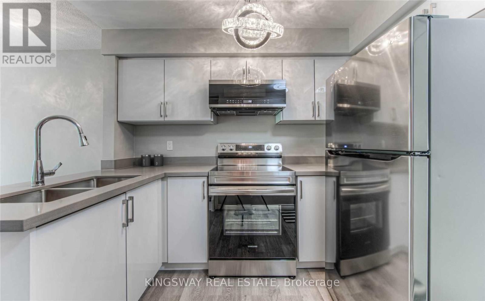 












55 - 67 VALLEYVIEW ROAD

,
Kitchener,




Ontario
N2E3J1

