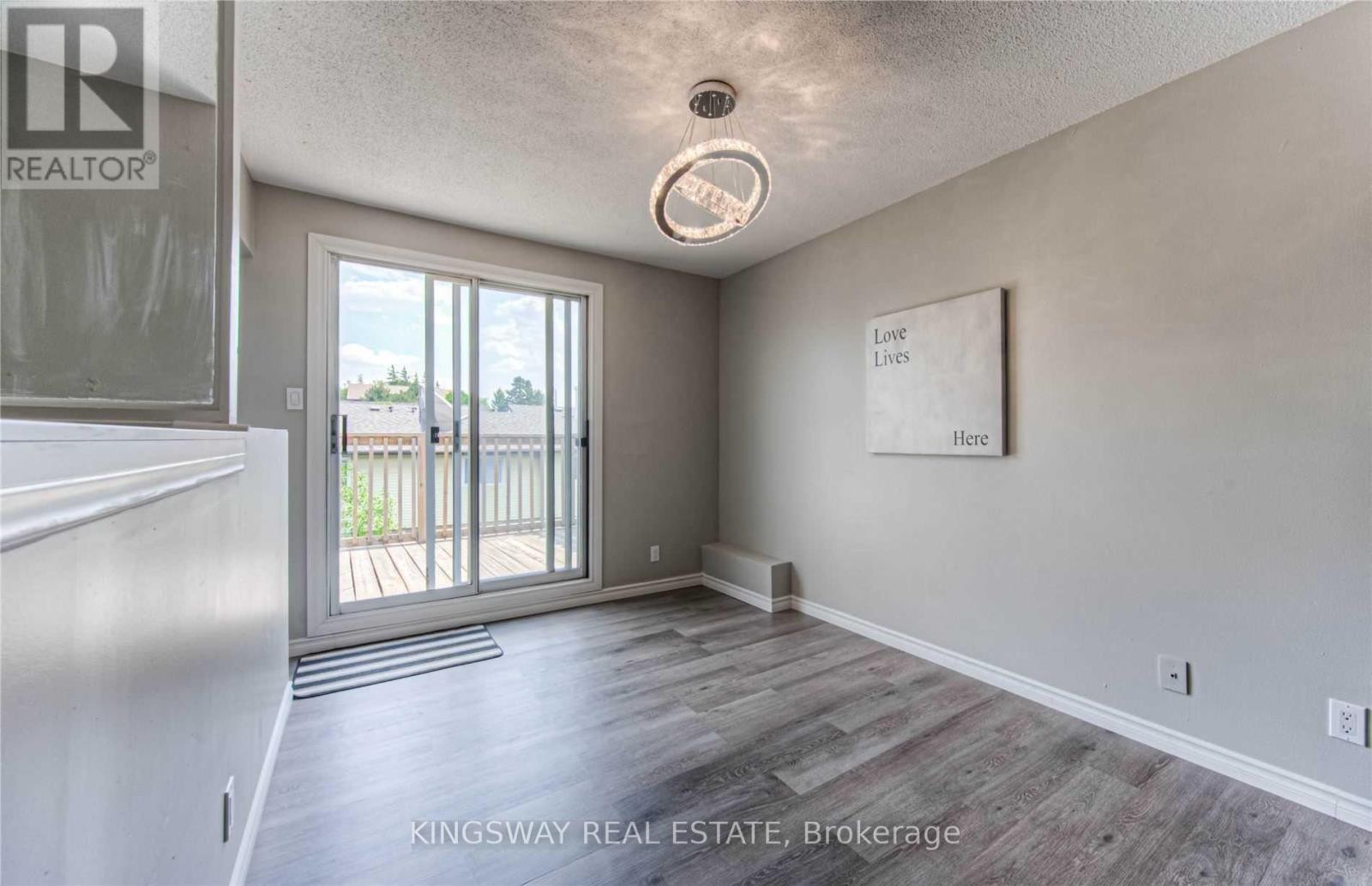 












55 - 67 VALLEYVIEW ROAD

,
Kitchener,




Ontario
N2E3J1

