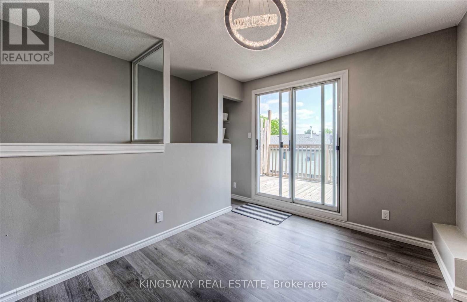 












55 - 67 VALLEYVIEW ROAD

,
Kitchener,




Ontario
N2E3J1

