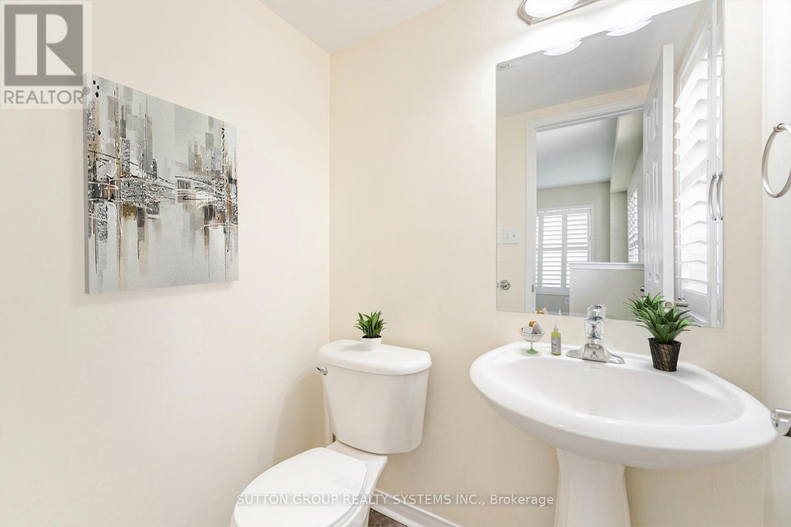 












UPPER - 148 OSBORN AVENUE

,
Brantford,




Ontario
N3T6S1

