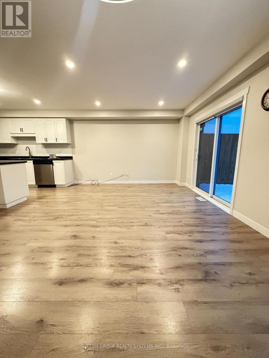 












4 - 160 STANLEY STREET

,
Norfolk (Simcoe),




Ontario
N3Y0G6

