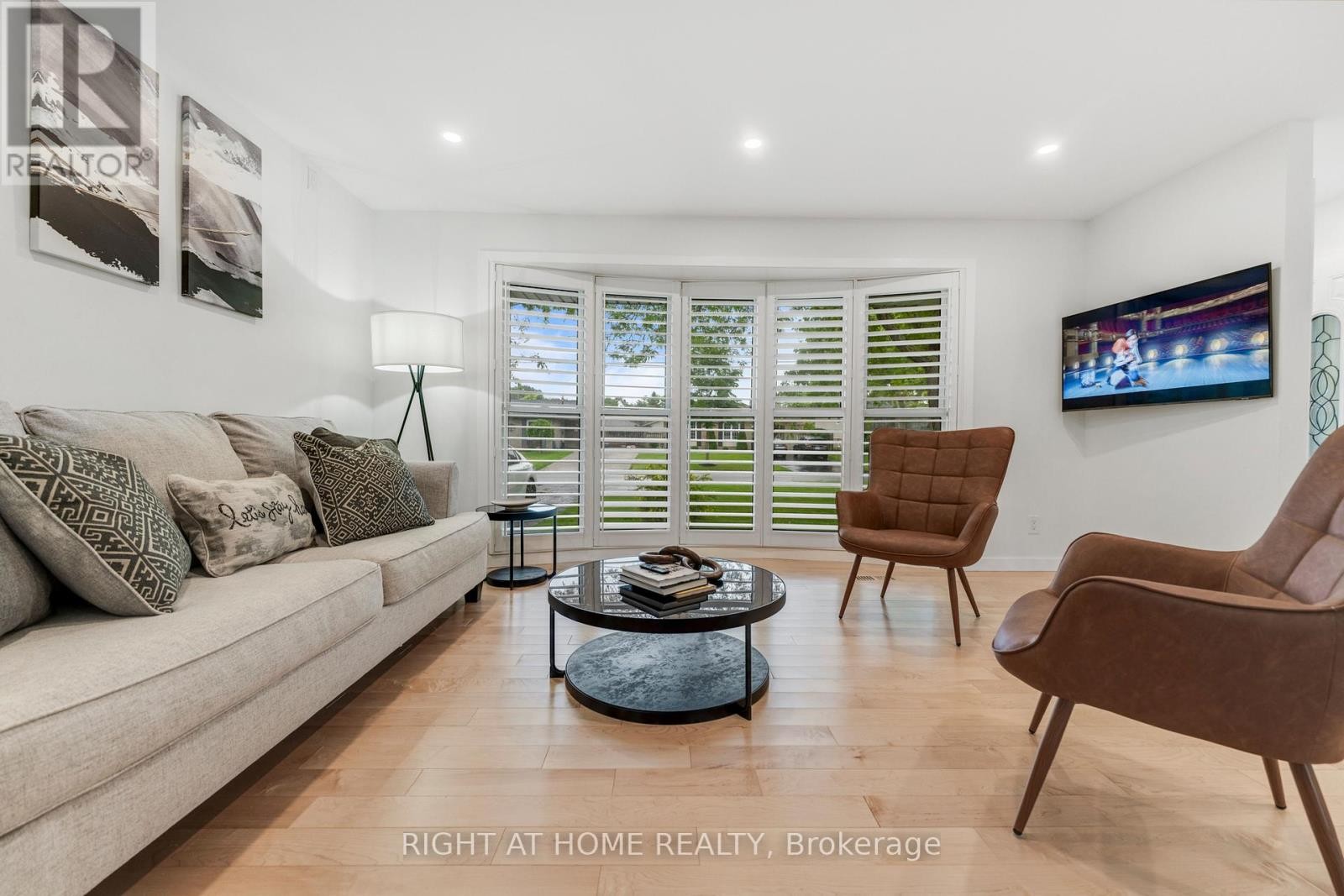 












11 NICKEL STREET

,
St. Catharines (Lakeshore),




Ontario
L2M1L4

