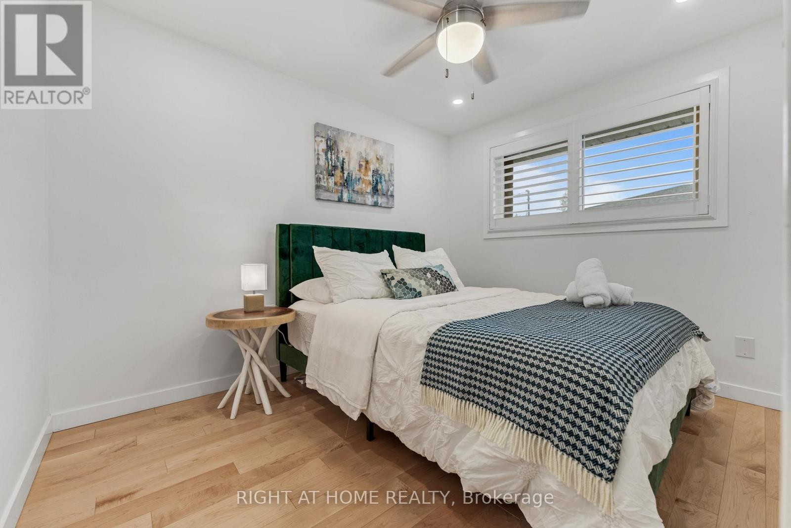 












11 NICKEL STREET

,
St. Catharines (Lakeshore),




Ontario
L2M1L4

