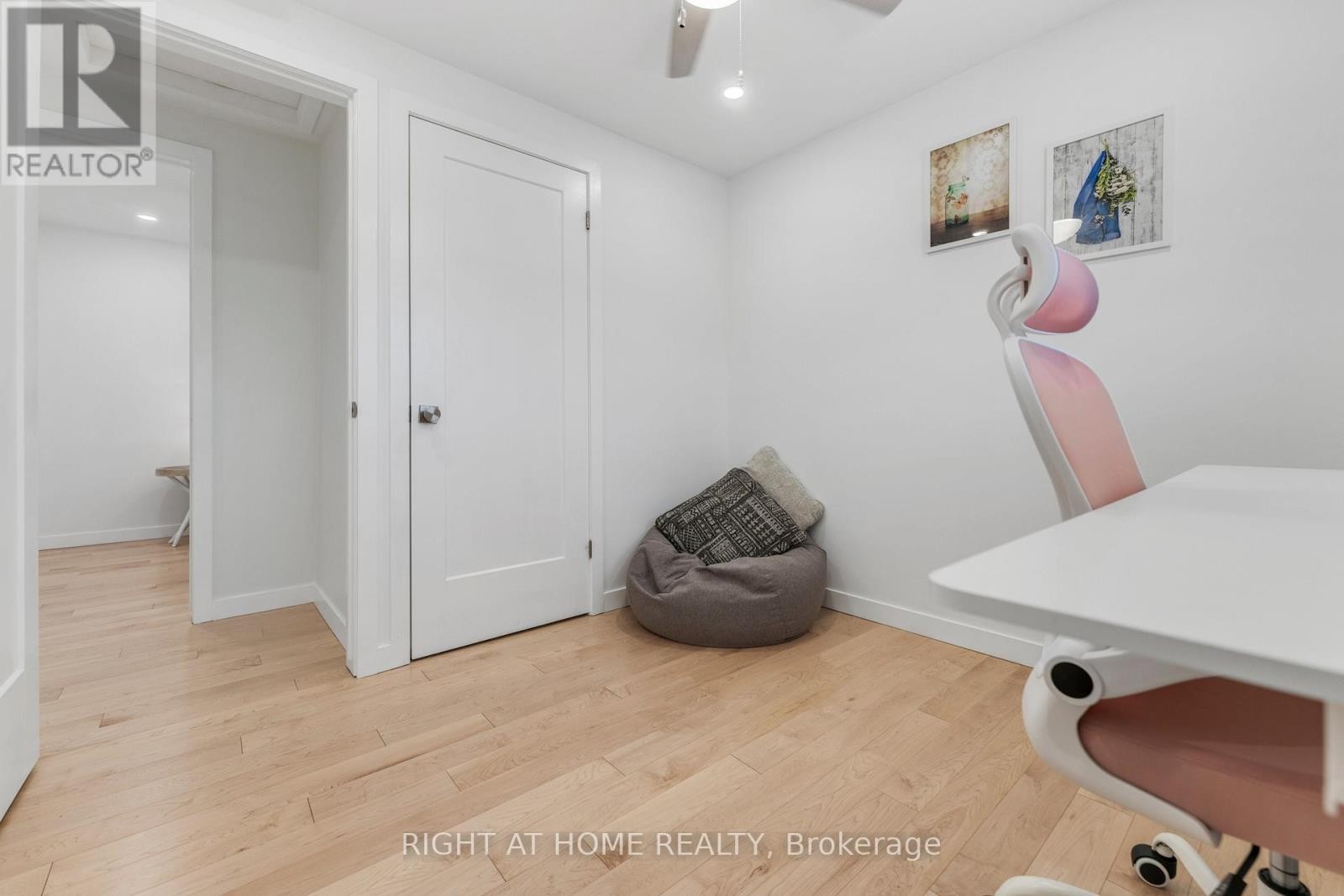 












11 NICKEL STREET

,
St. Catharines (Lakeshore),




Ontario
L2M1L4

