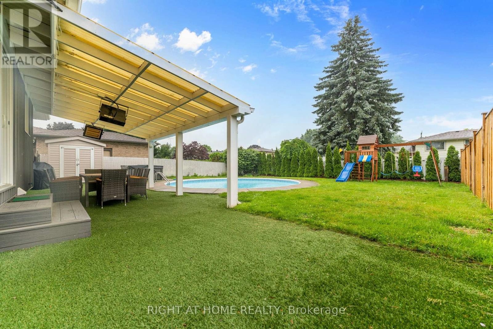 












11 NICKEL STREET

,
St. Catharines (Lakeshore),




Ontario
L2M1L4

