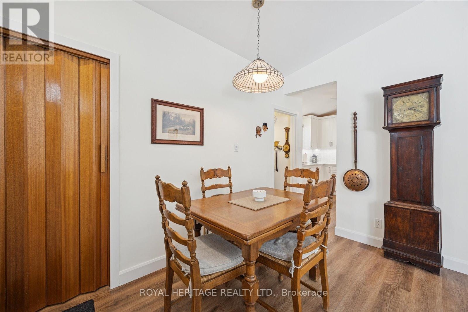 












11 WILLOW DRIVE

,
Belleville (Belleville Ward),




Ontario
K8N1X1

