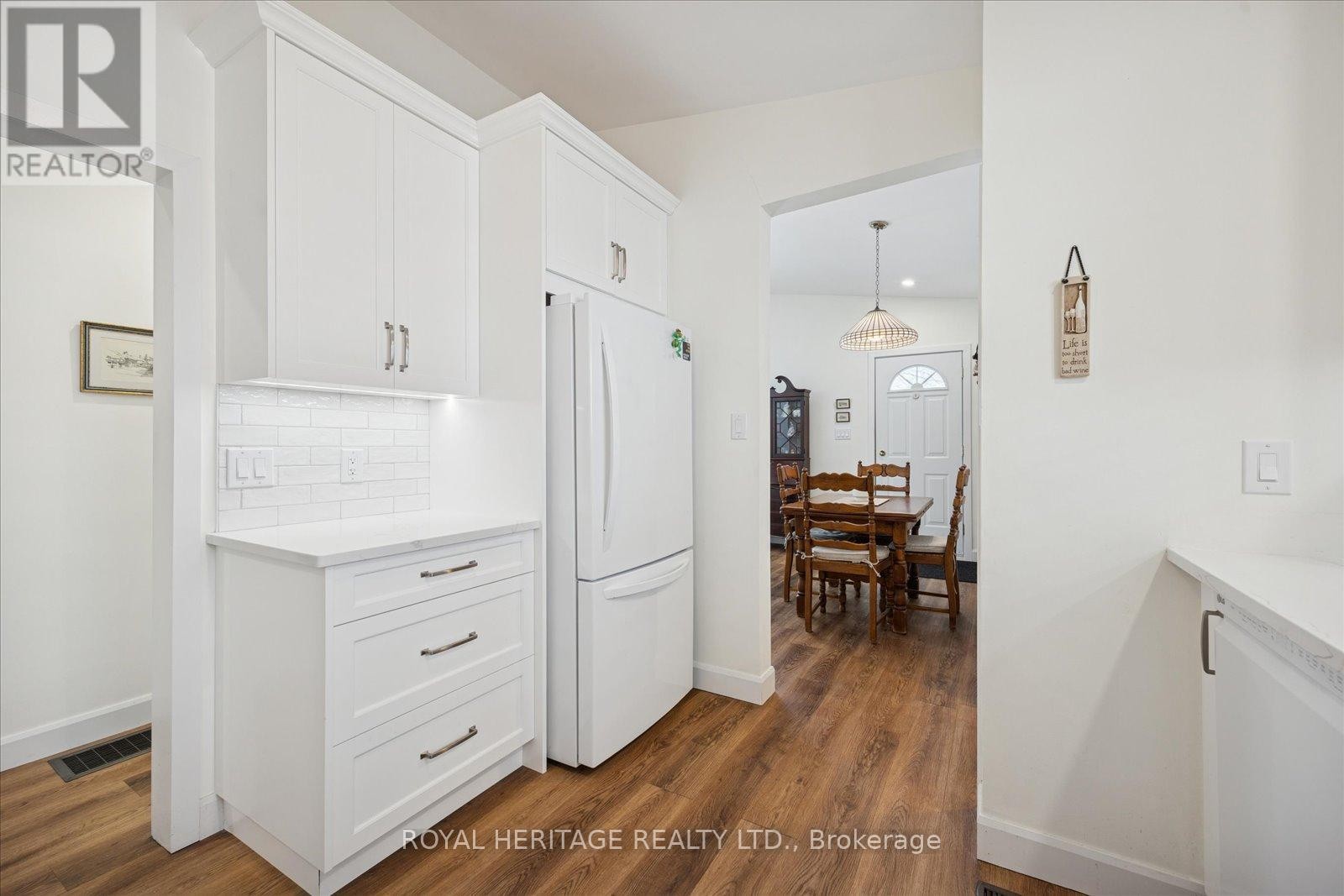 












11 WILLOW DRIVE

,
Belleville (Belleville Ward),




Ontario
K8N1X1

