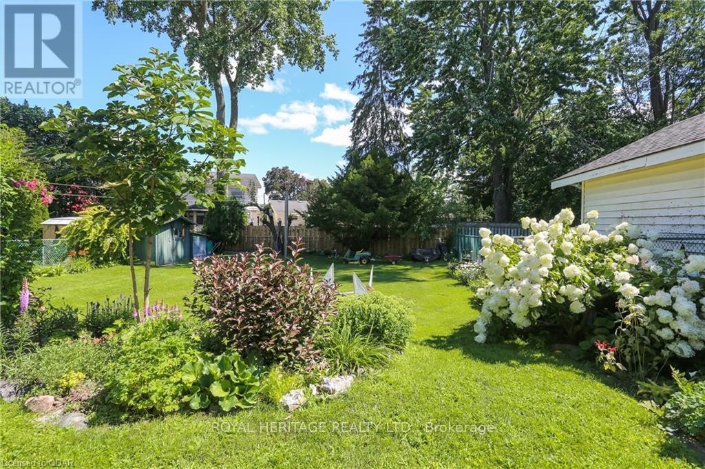 












11 WILLOW DRIVE

,
Belleville (Belleville Ward),




Ontario
K8N1X1

