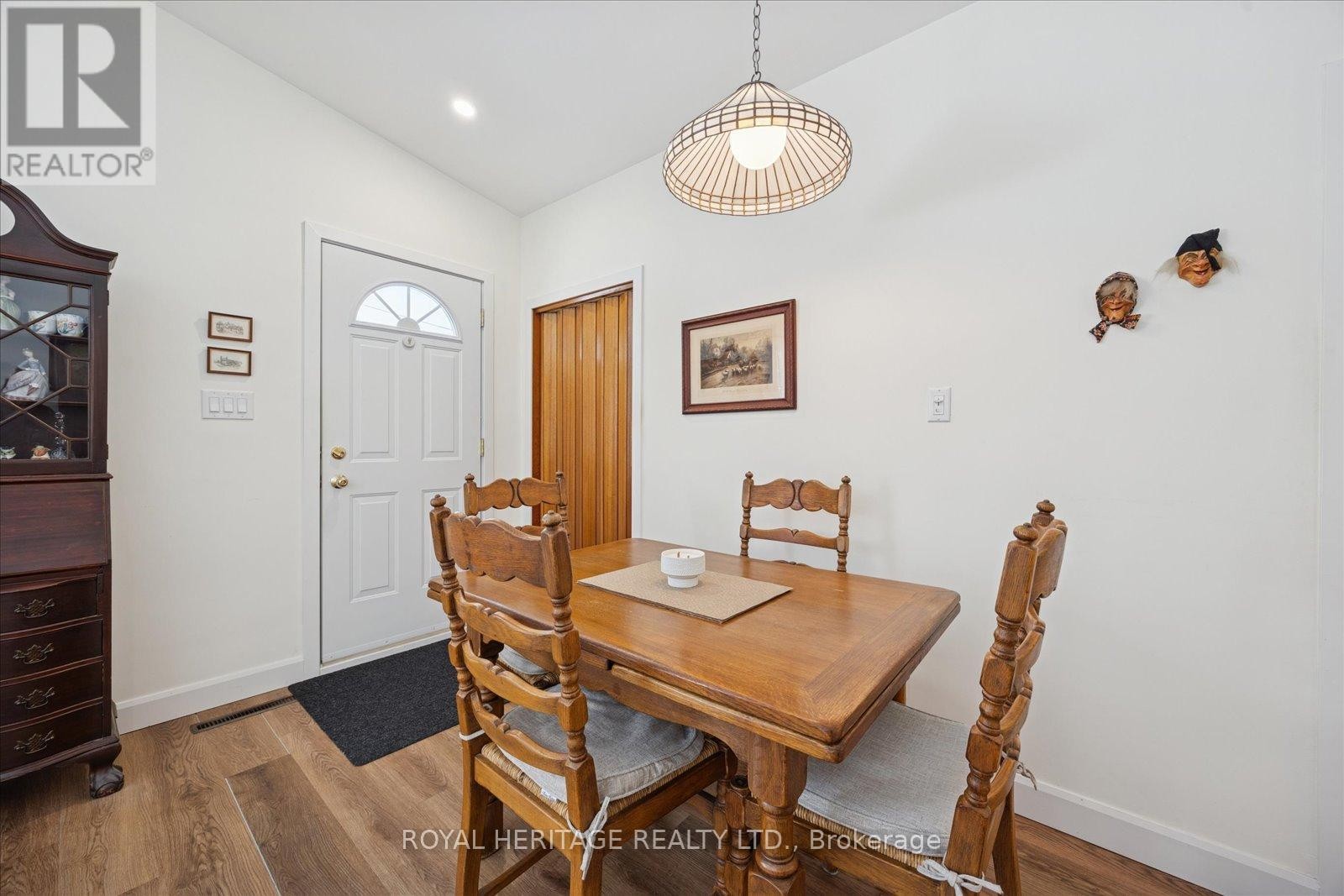 












11 WILLOW DRIVE

,
Belleville (Belleville Ward),




Ontario
K8N1X1

