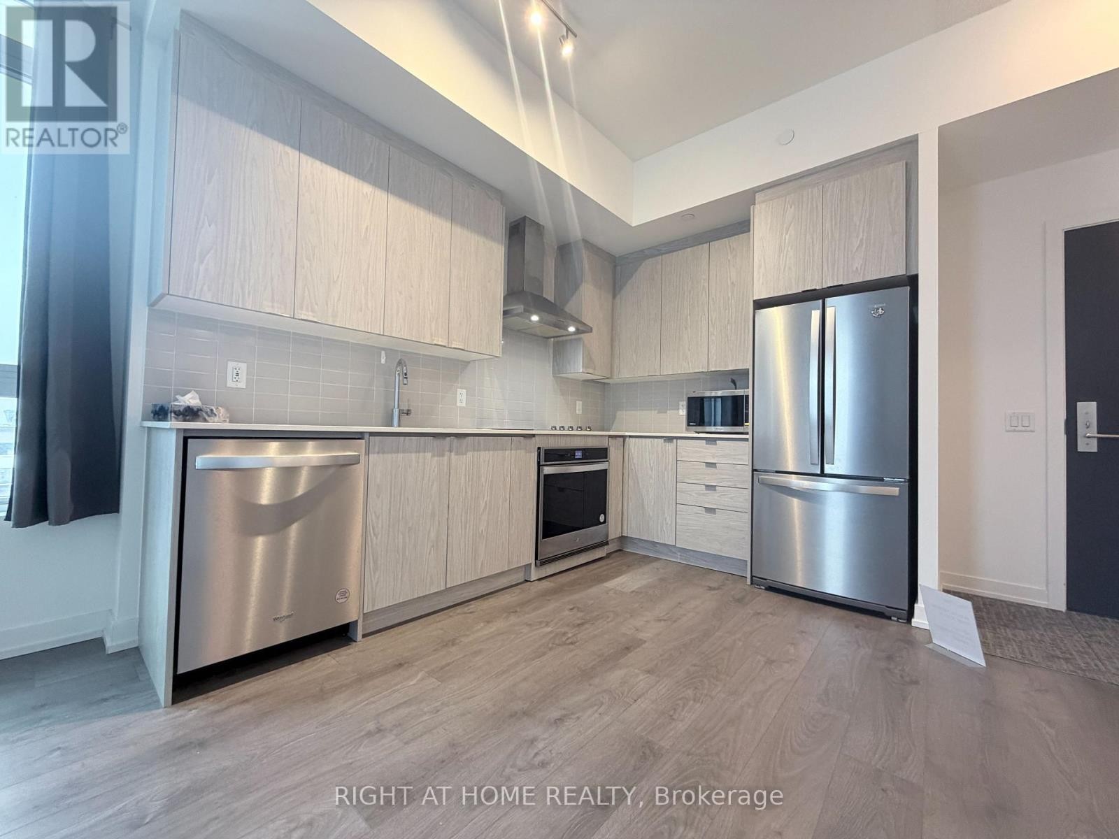 












218 - 55 DUKE STREET W

,
Kitchener,




Ontario
N2H0B4

