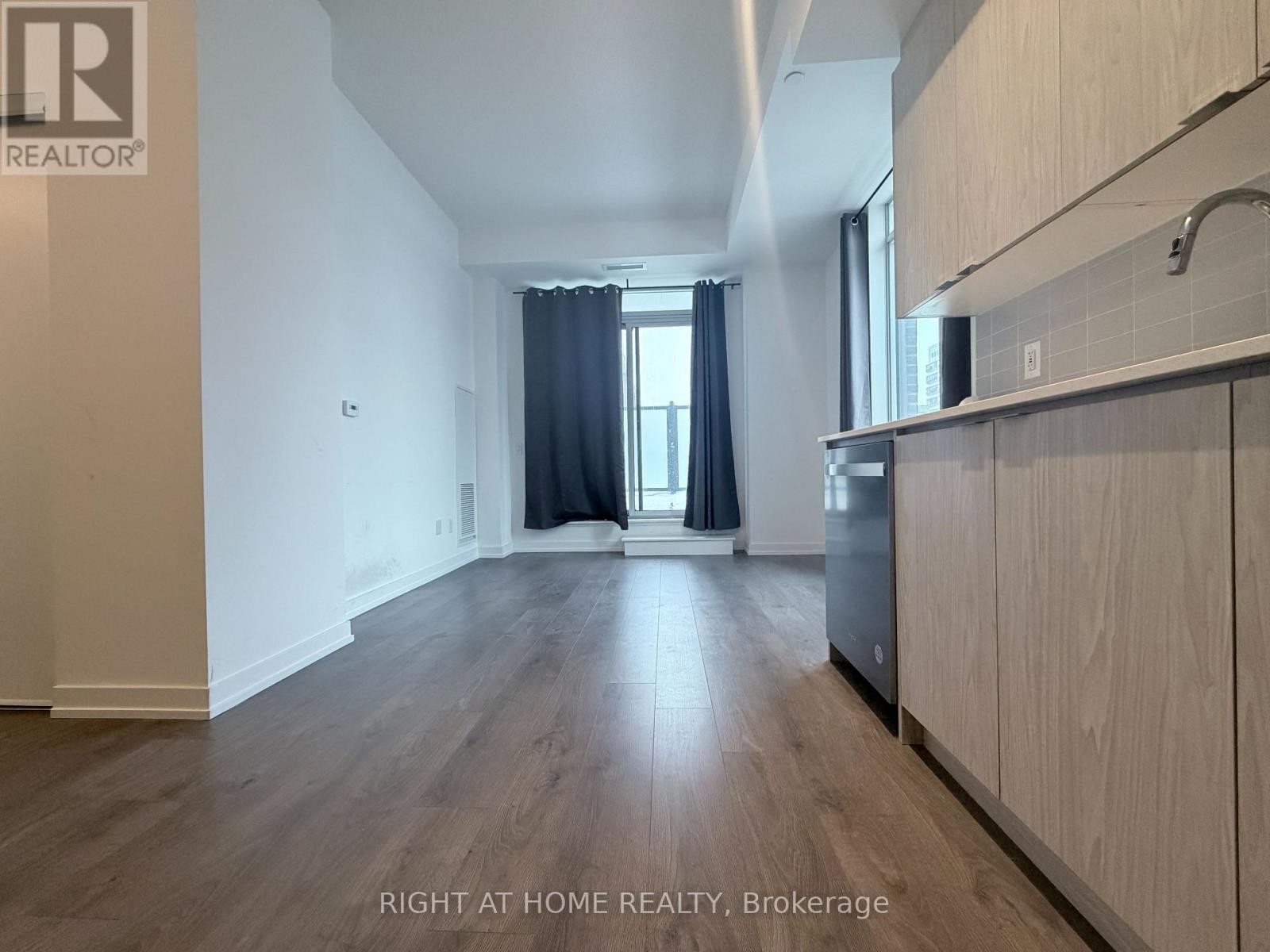 












218 - 55 DUKE STREET W

,
Kitchener,




Ontario
N2H0B4

