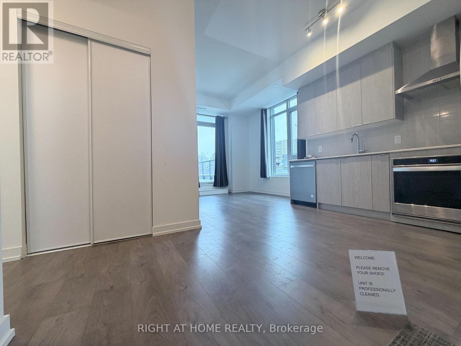 












218 - 55 DUKE STREET W

,
Kitchener,




Ontario
N2H0B4

