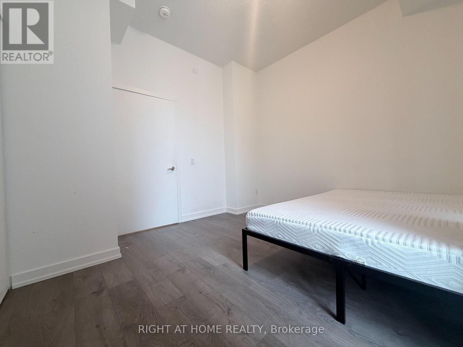 












218 - 55 DUKE STREET W

,
Kitchener,




Ontario
N2H0B4

