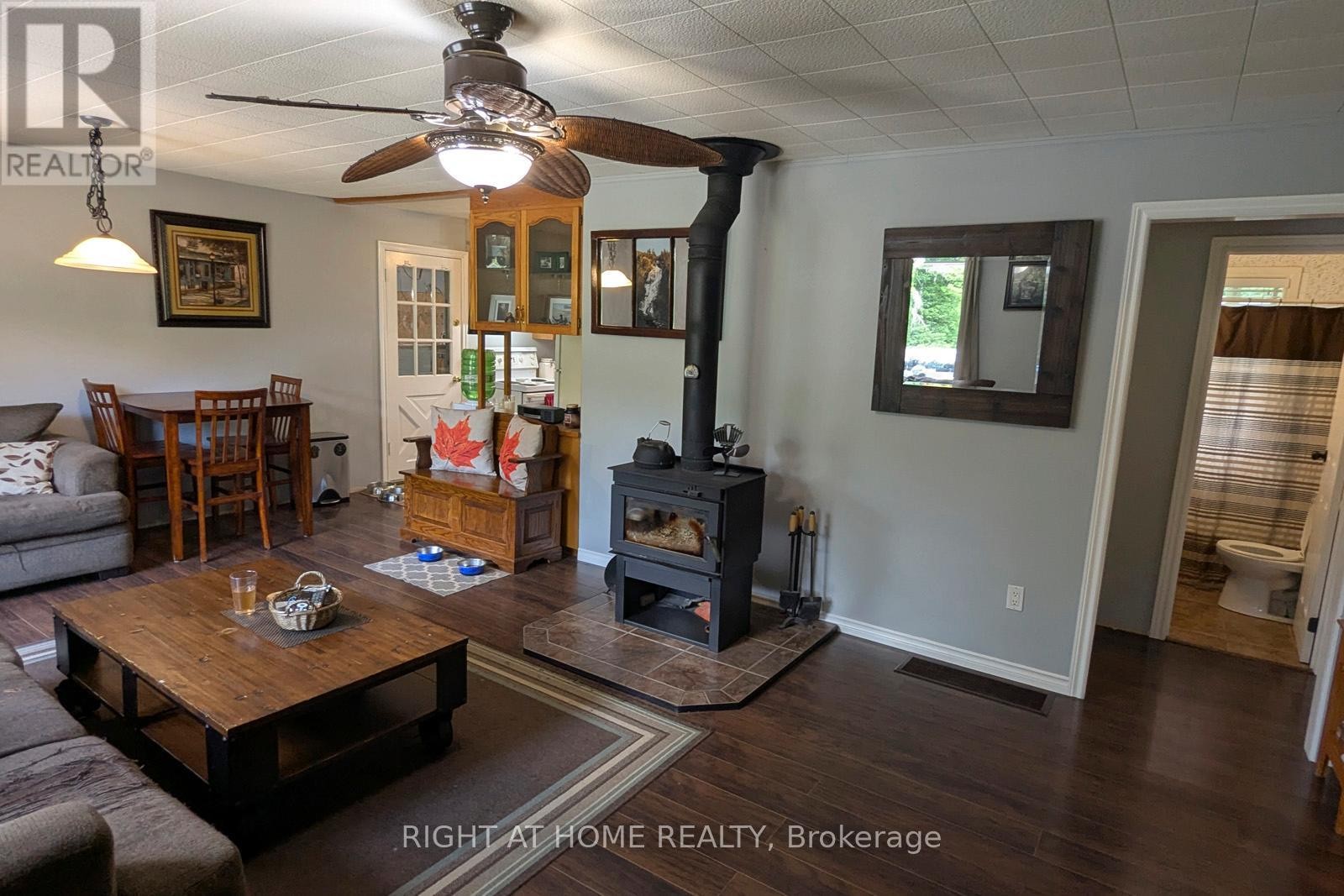 












524 BALSAM CHUTES ROAD

,
Huntsville (Stephenson),




Ontario
P0B1L0

