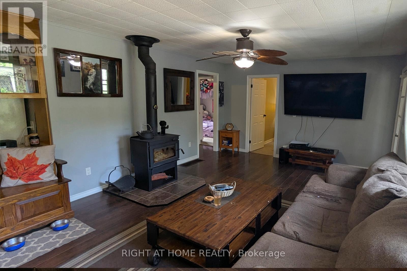 












524 BALSAM CHUTES ROAD

,
Huntsville (Stephenson),




Ontario
P0B1L0

