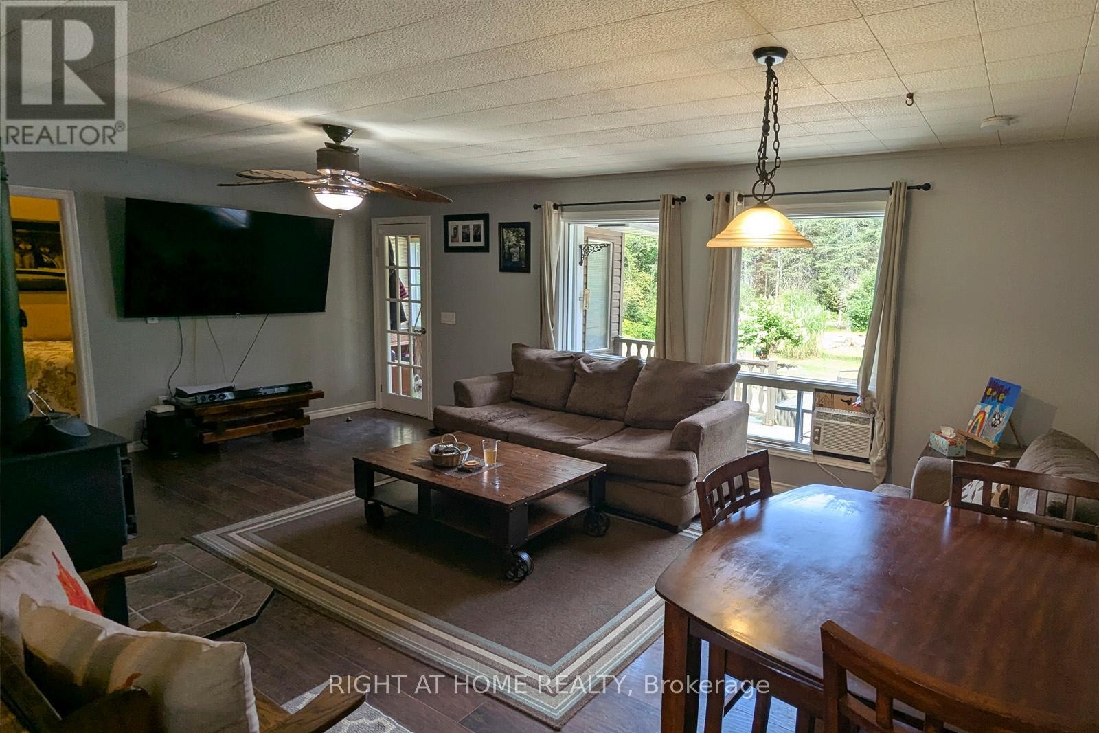 












524 BALSAM CHUTES ROAD

,
Huntsville (Stephenson),




Ontario
P0B1L0

