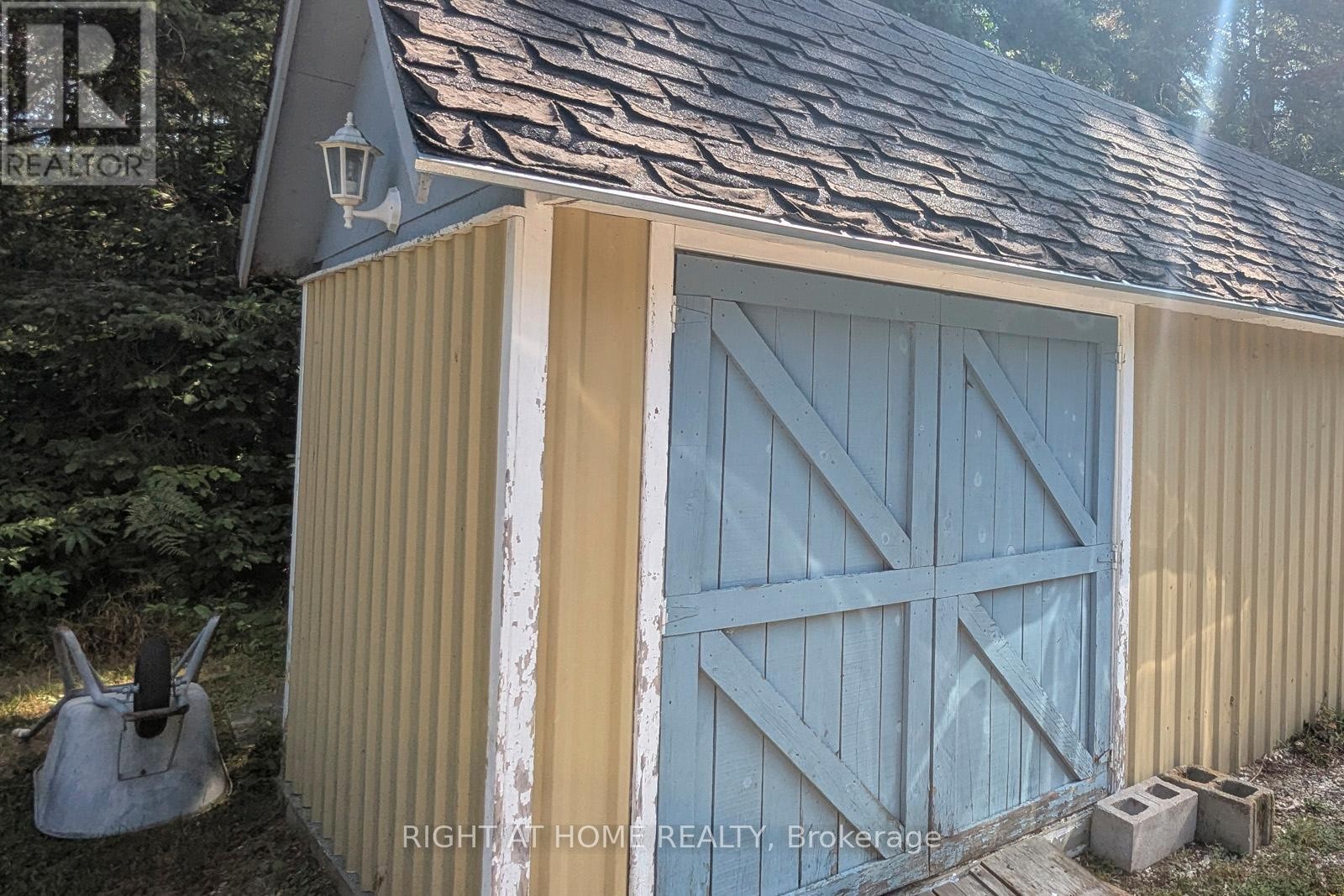 












524 BALSAM CHUTES ROAD

,
Huntsville (Stephenson),




Ontario
P0B1L0

