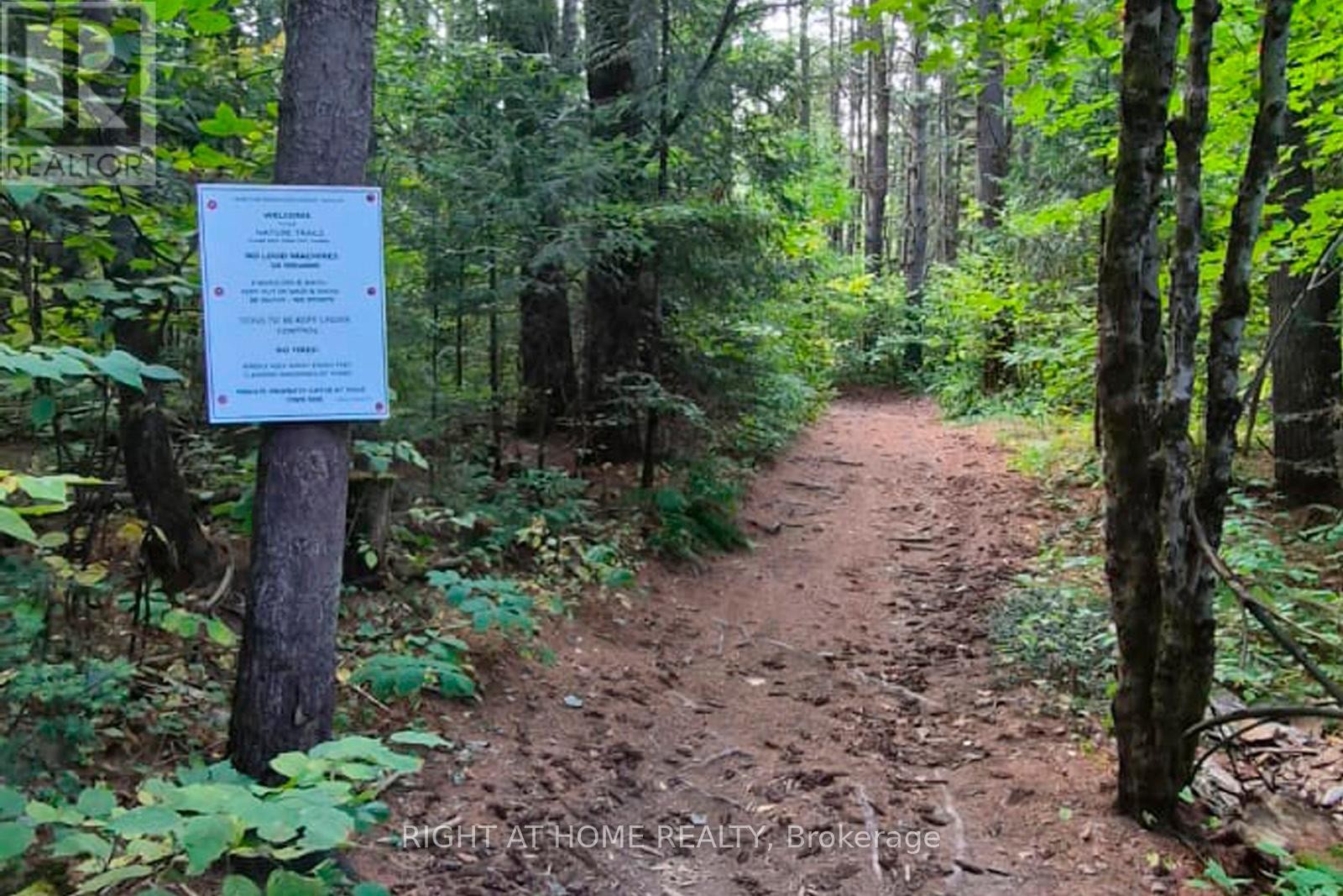 












524 BALSAM CHUTES ROAD

,
Huntsville (Stephenson),




Ontario
P0B1L0

