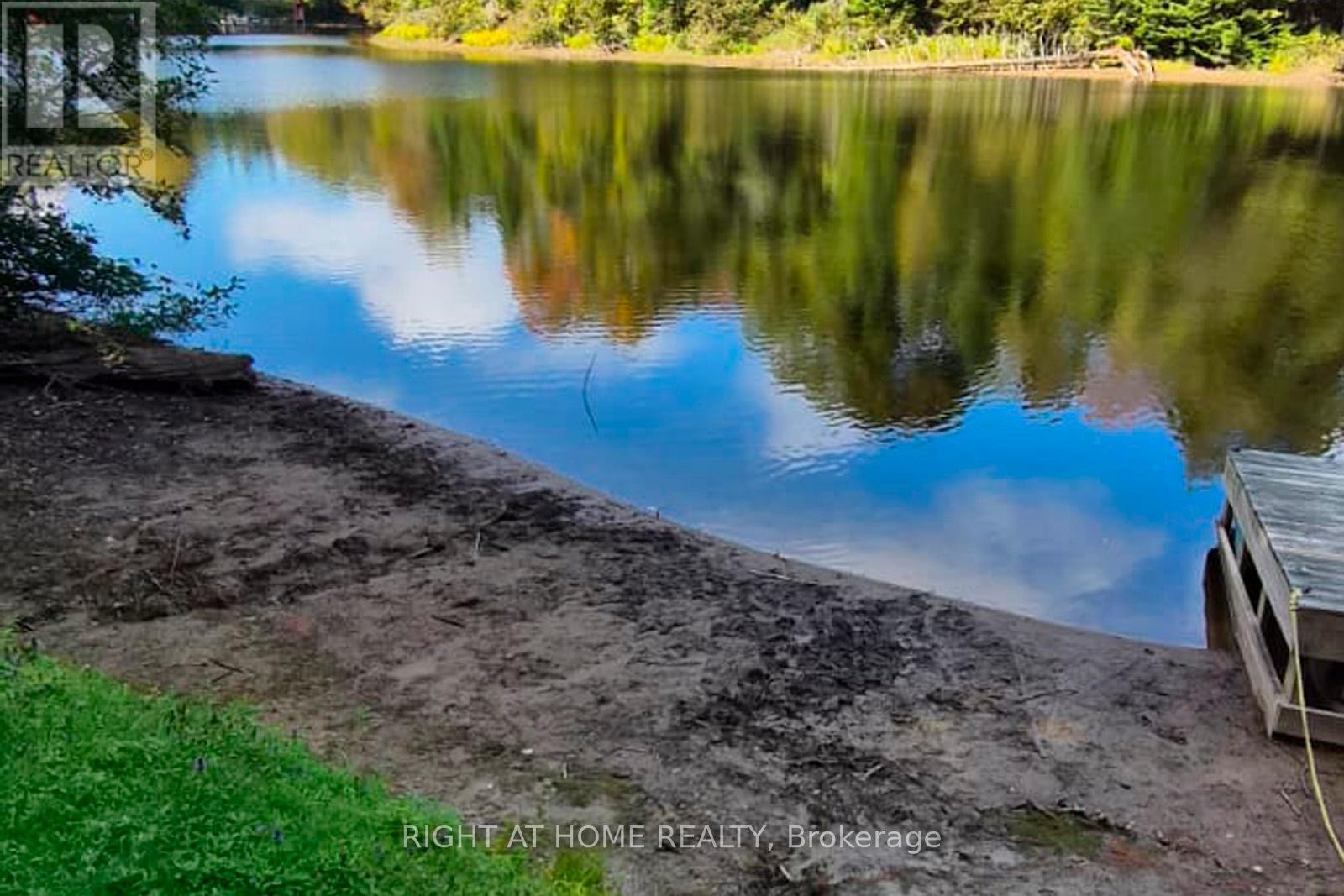 












524 BALSAM CHUTES ROAD

,
Huntsville (Stephenson),




Ontario
P0B1L0

