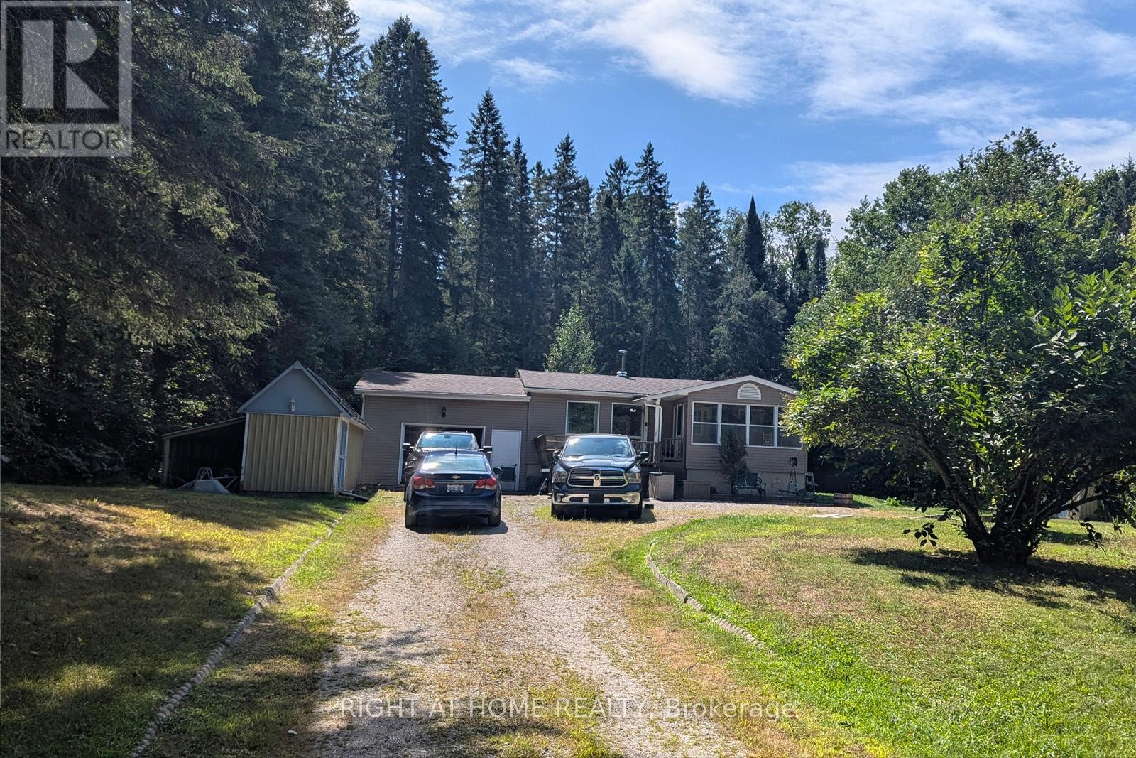 












524 BALSAM CHUTES ROAD

,
Huntsville (Stephenson),




Ontario
P0B1L0

