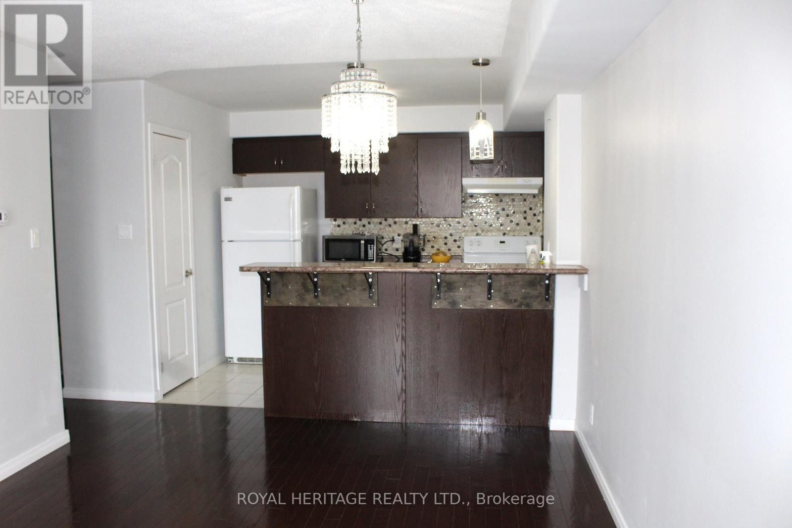 












307 - 306 SPILLSBURY DRIVE

,
Peterborough (Otonabee Ward 1),




Ontario
K9K0B5

