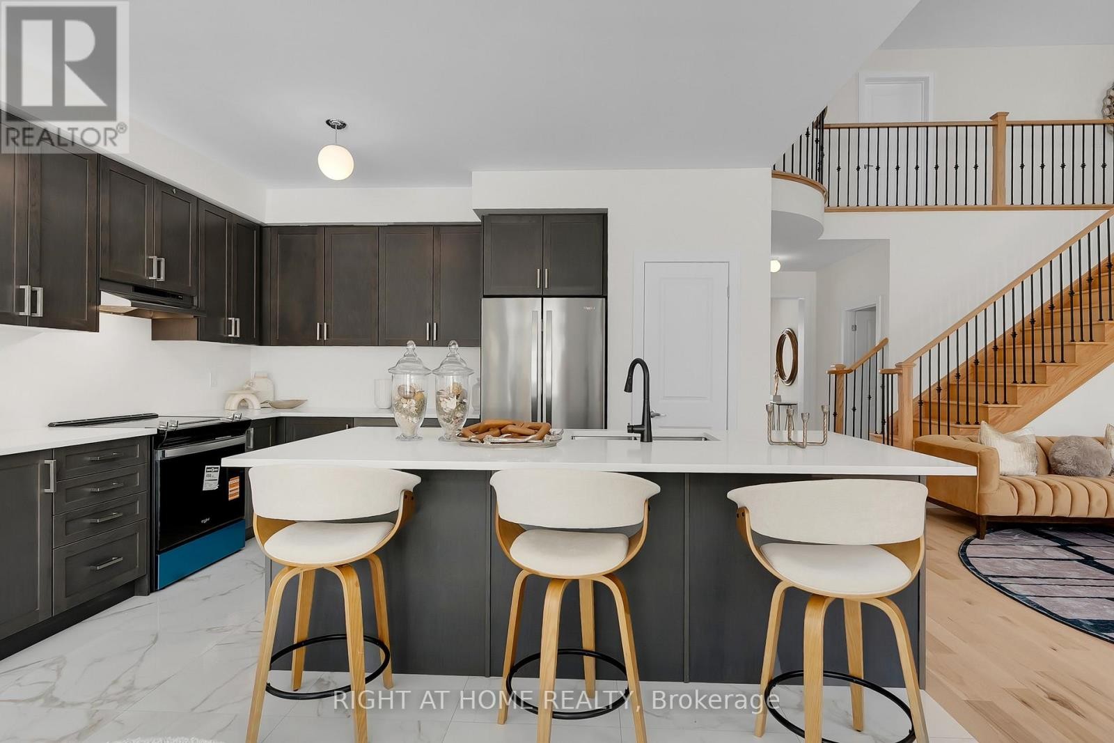 












13 EAST VISTA TERRACE

,
Quinte West (Murray Ward),




Ontario
K0K1L0

